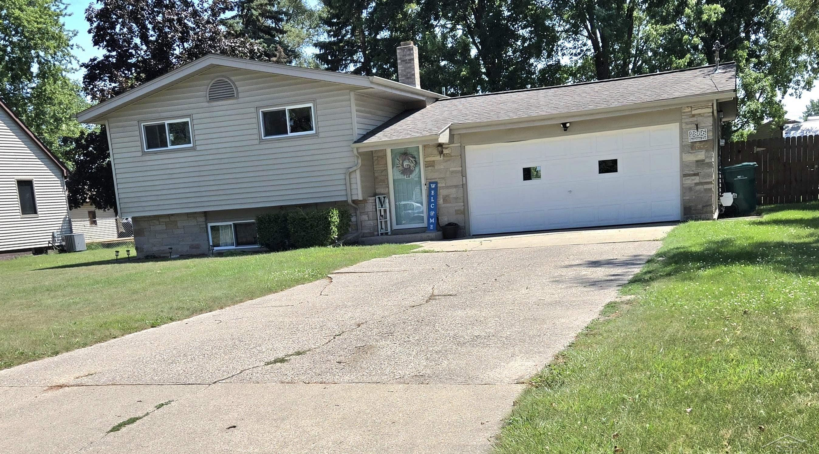 2866 Strieter Drive, Bay City, MI 48706