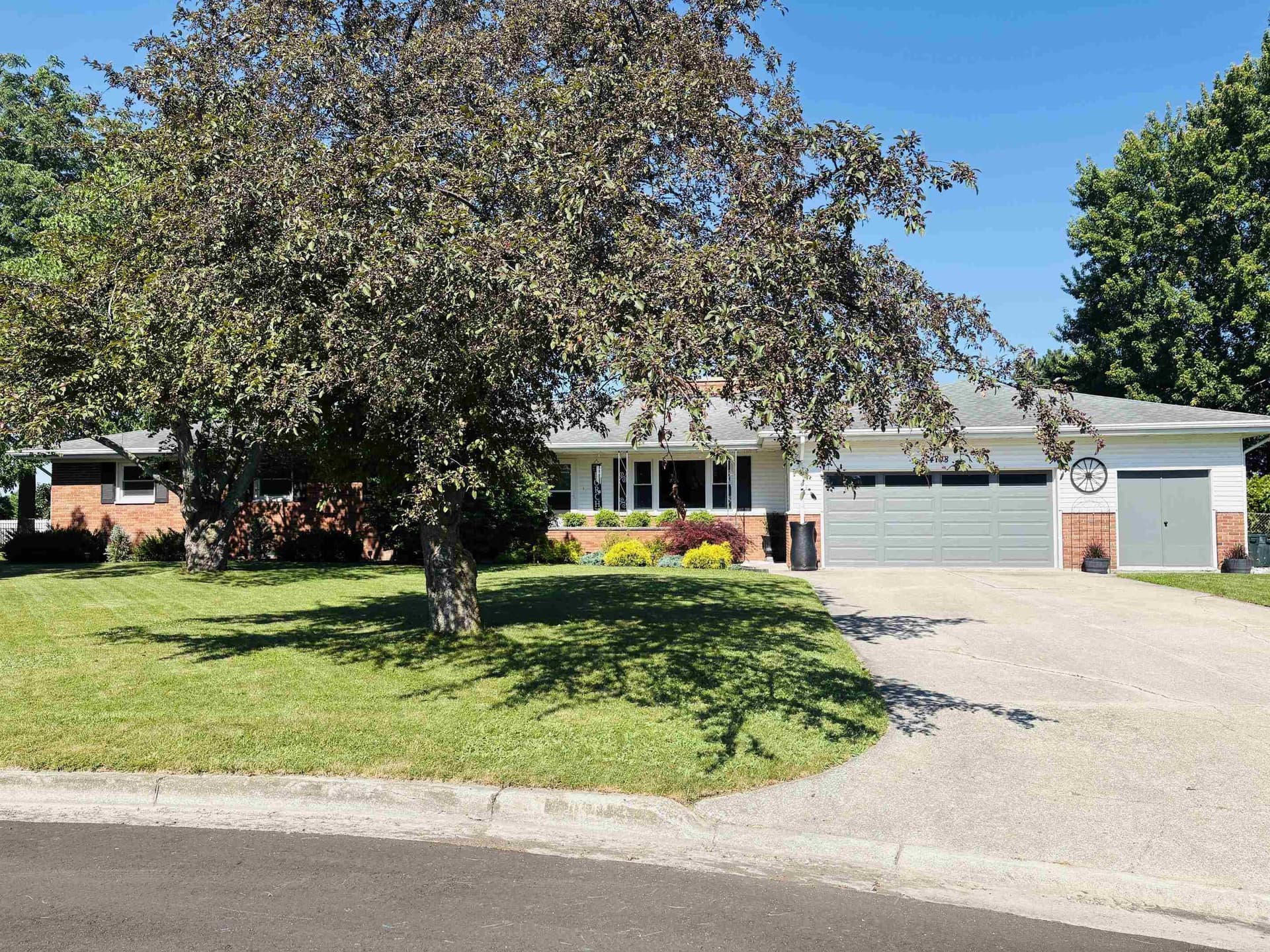 4108 Allen Court, Bay City, MI 48706