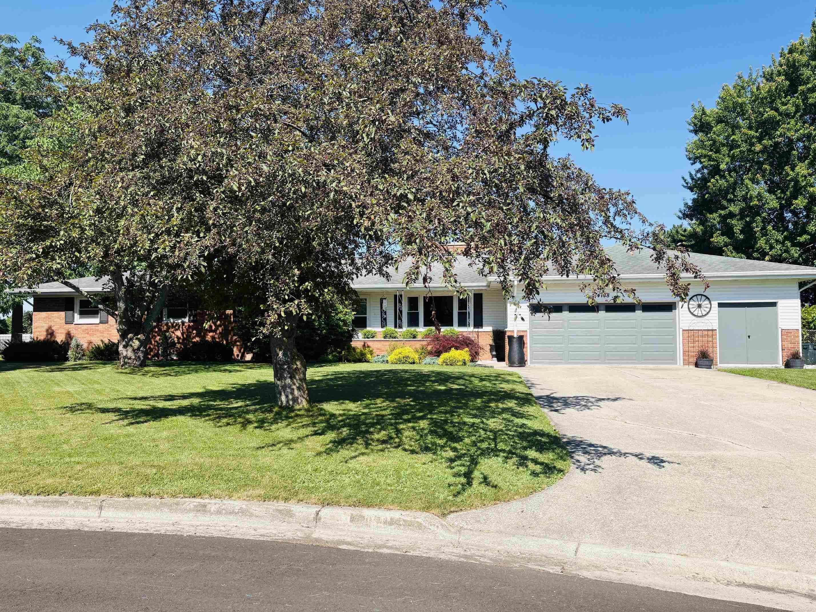 4108 Allen Court, Bay City, MI 48706