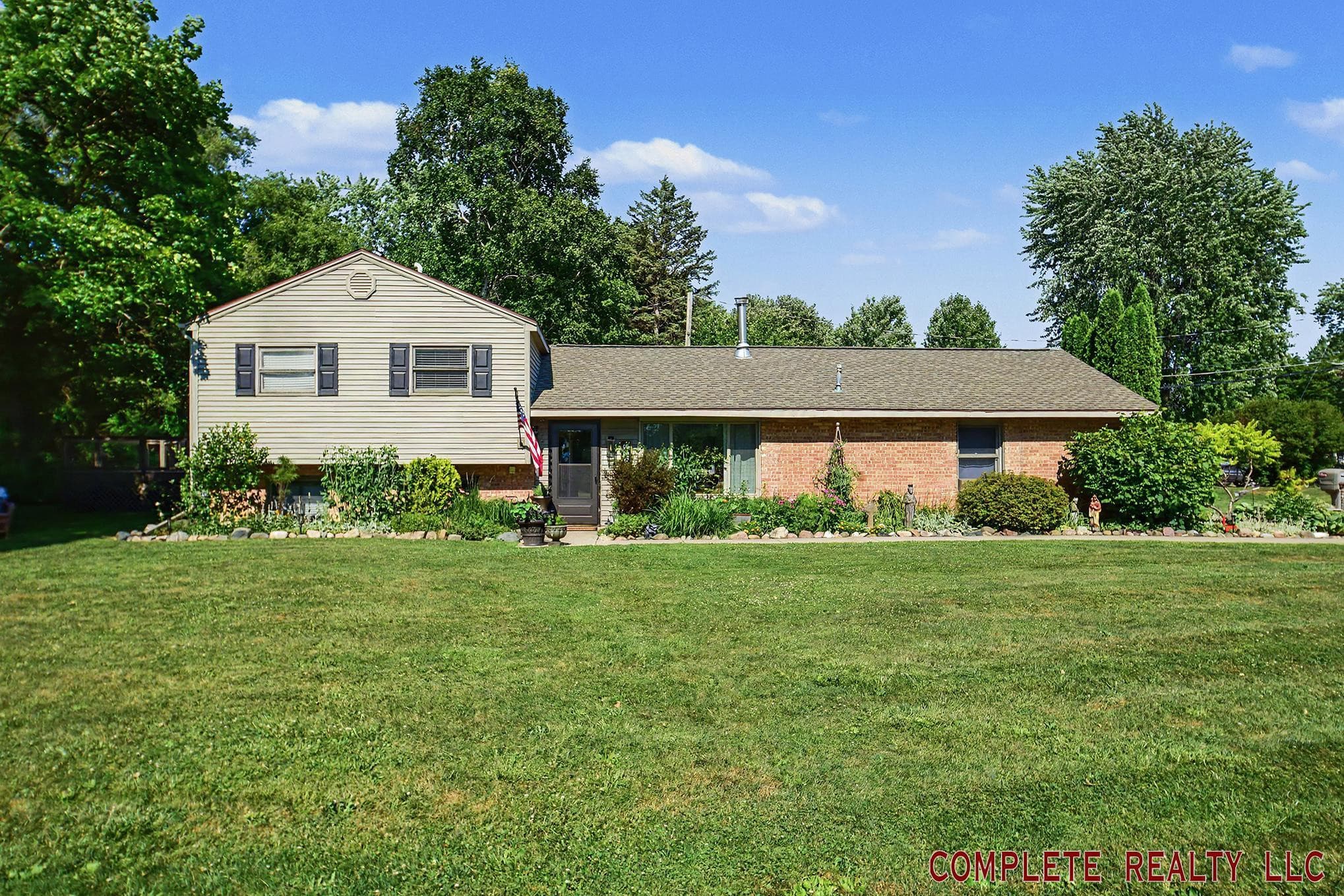 1318 N Jackson Street, Lapeer, MI 48446