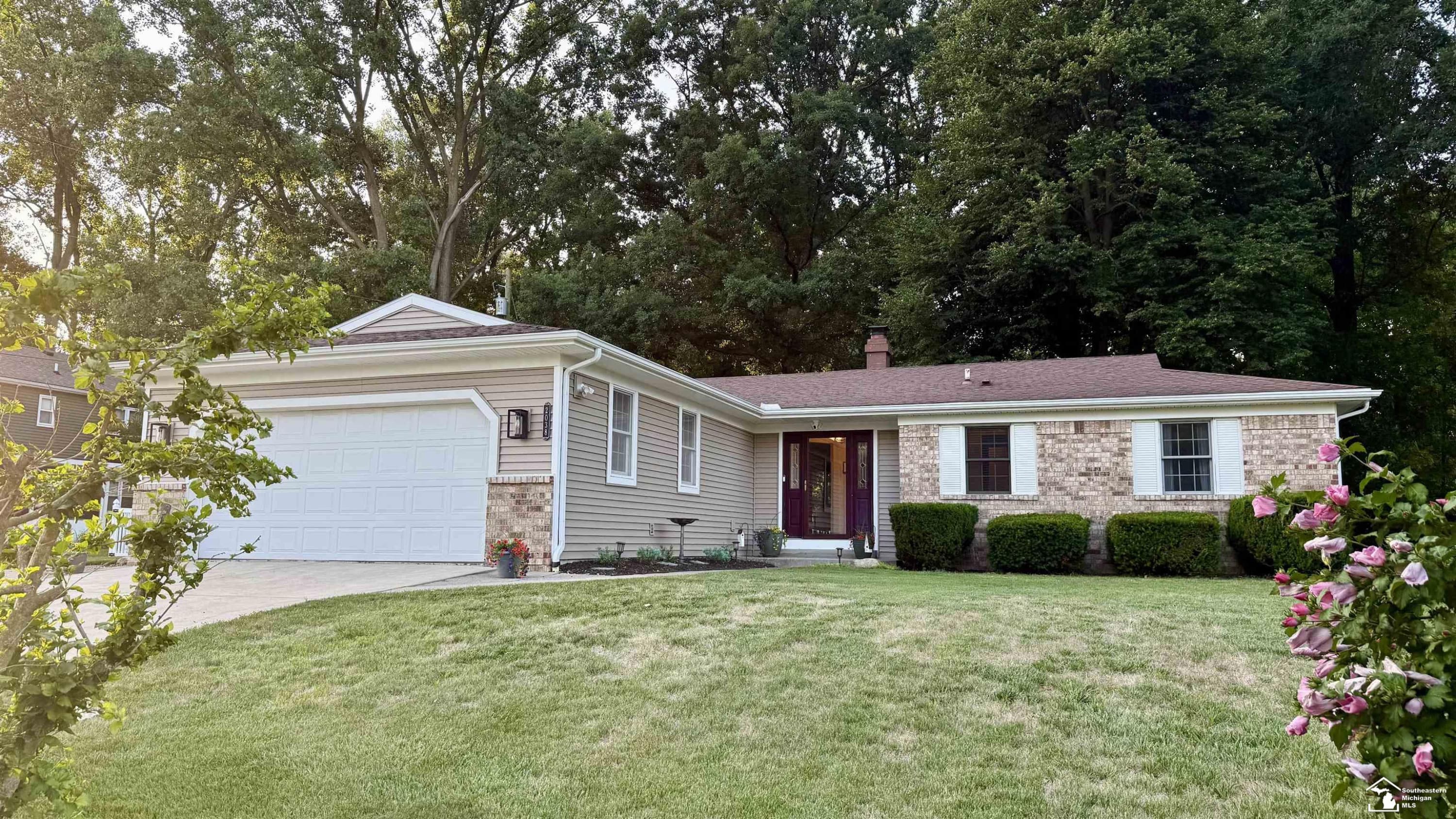2038 Carisbrook Drive, Temperance, MI 48182