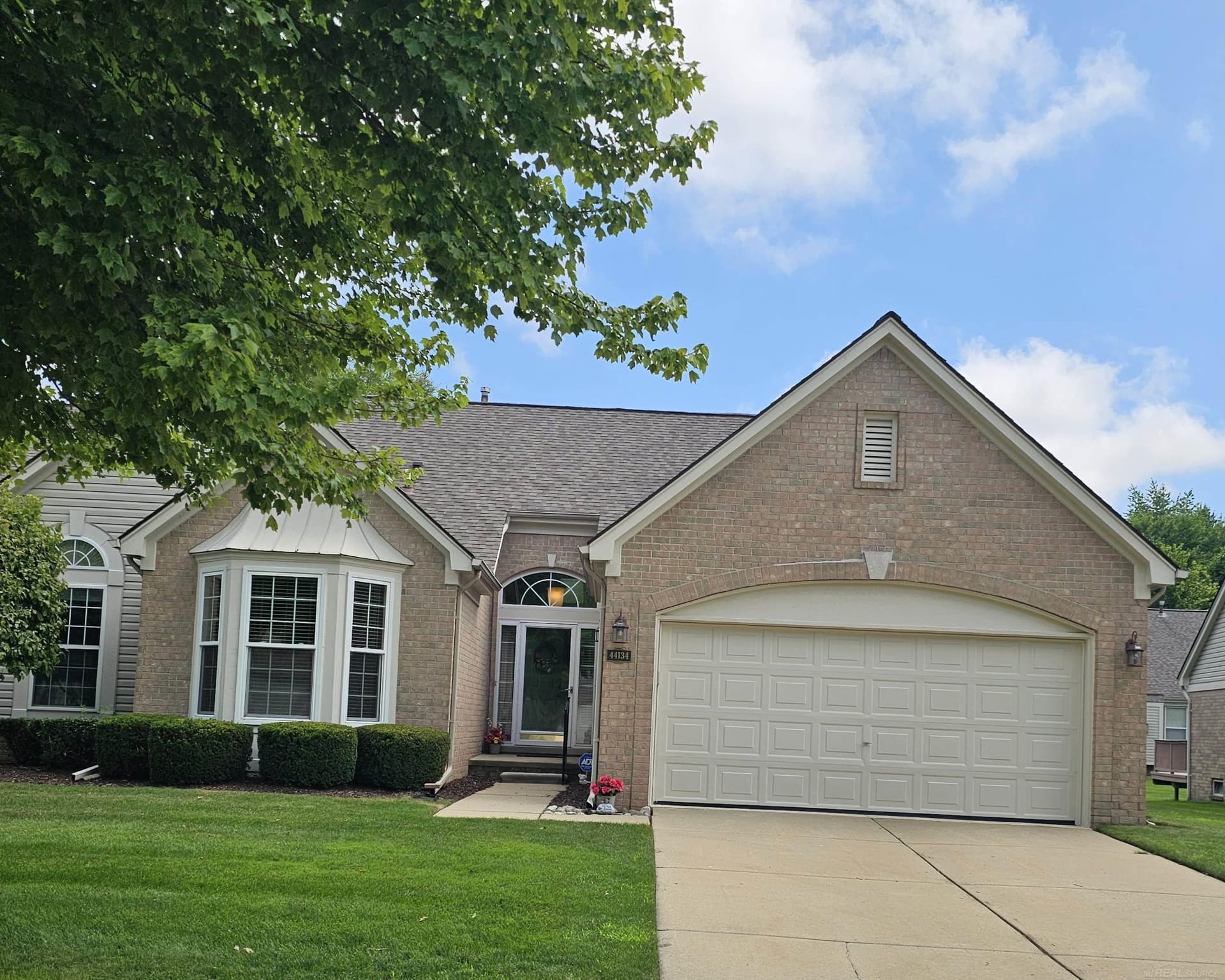 44134 Kendyl Drive, Sterling Heights, MI 48314