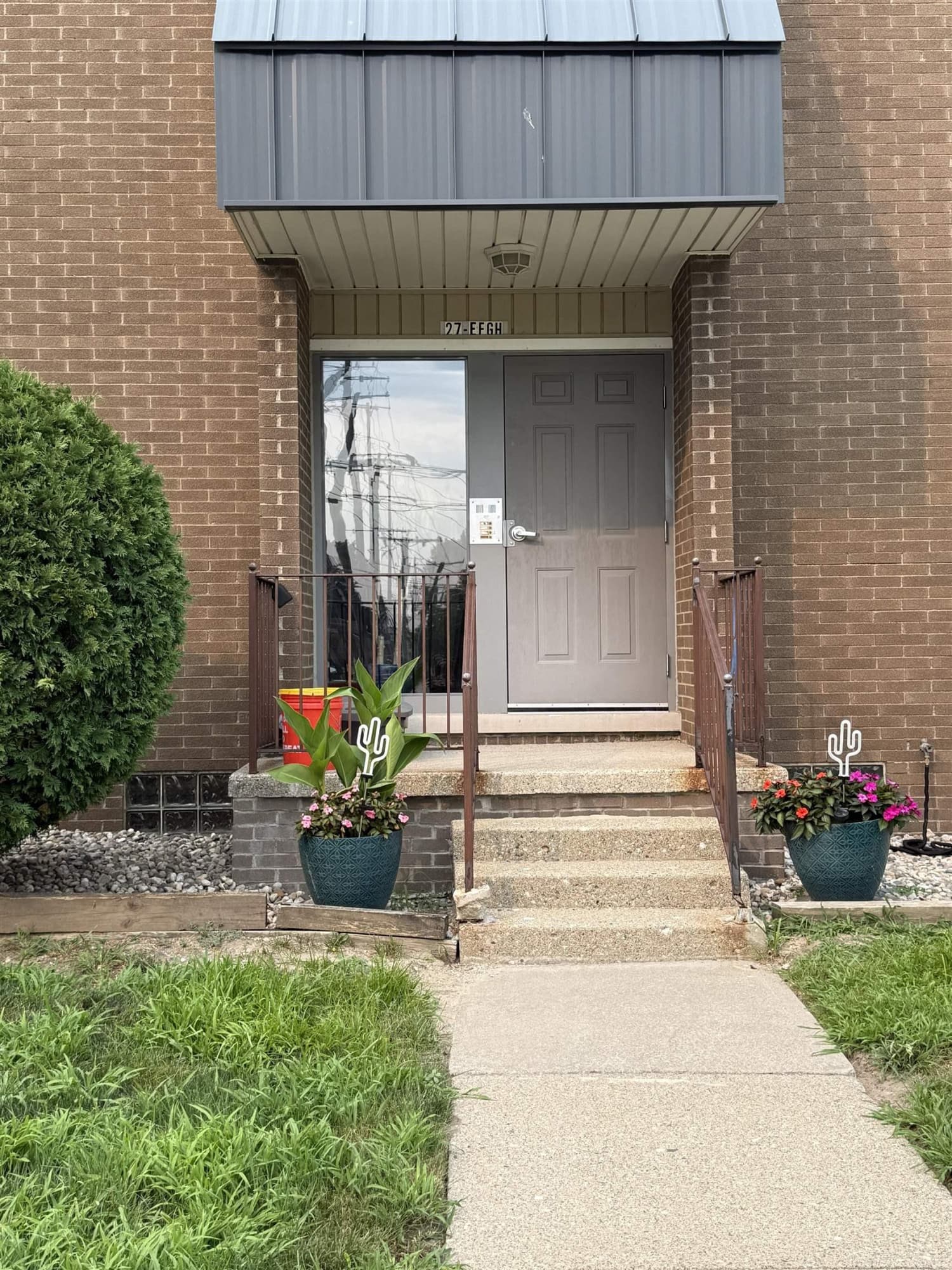 27 Dickinson Unit E Street, Unit E, Mount Clemens, MI 48043