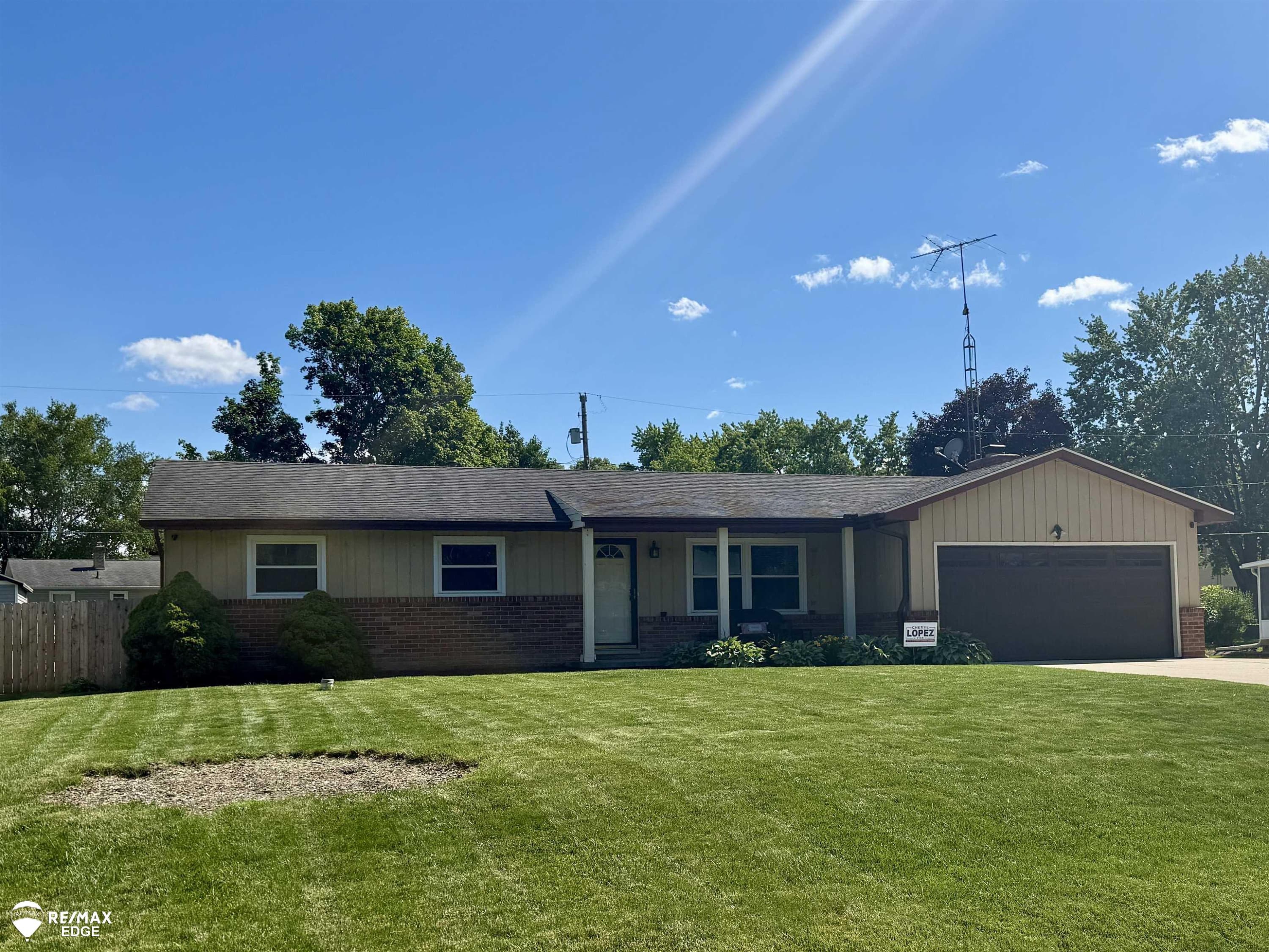 5196 N Georgetown Road, Grand Blanc, MI 48439