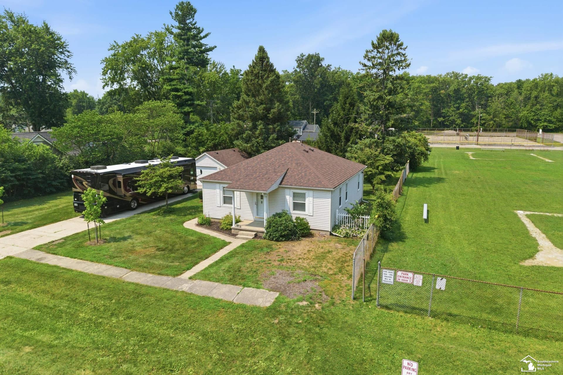 12891 Crane Street, Carleton, MI 48117