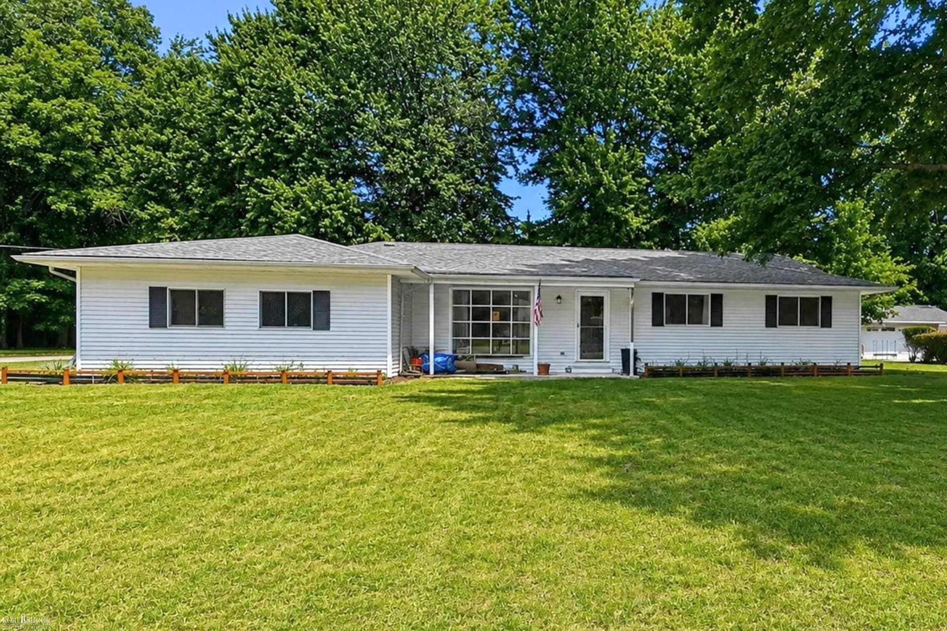 4141 Triwood Road, Bridgeport, MI 48722