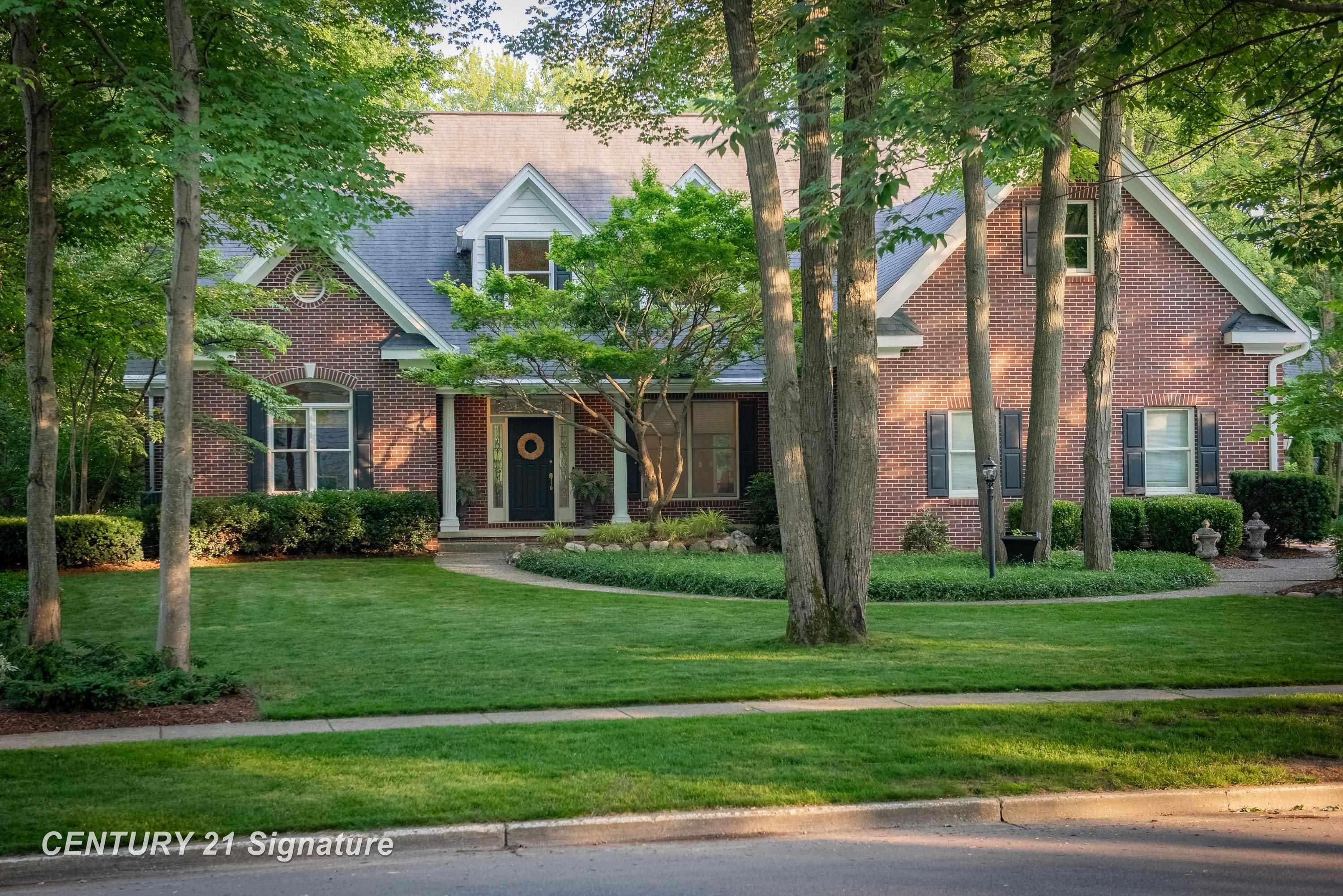 1506 Foxwood Drive, Midland, MI 48642