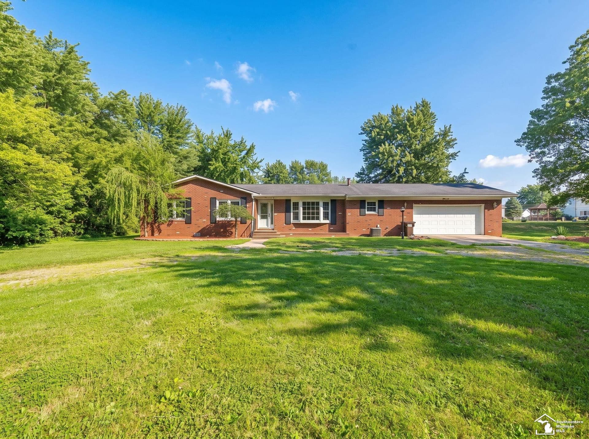 1810 Whipple Street, Carleton, MI 48117