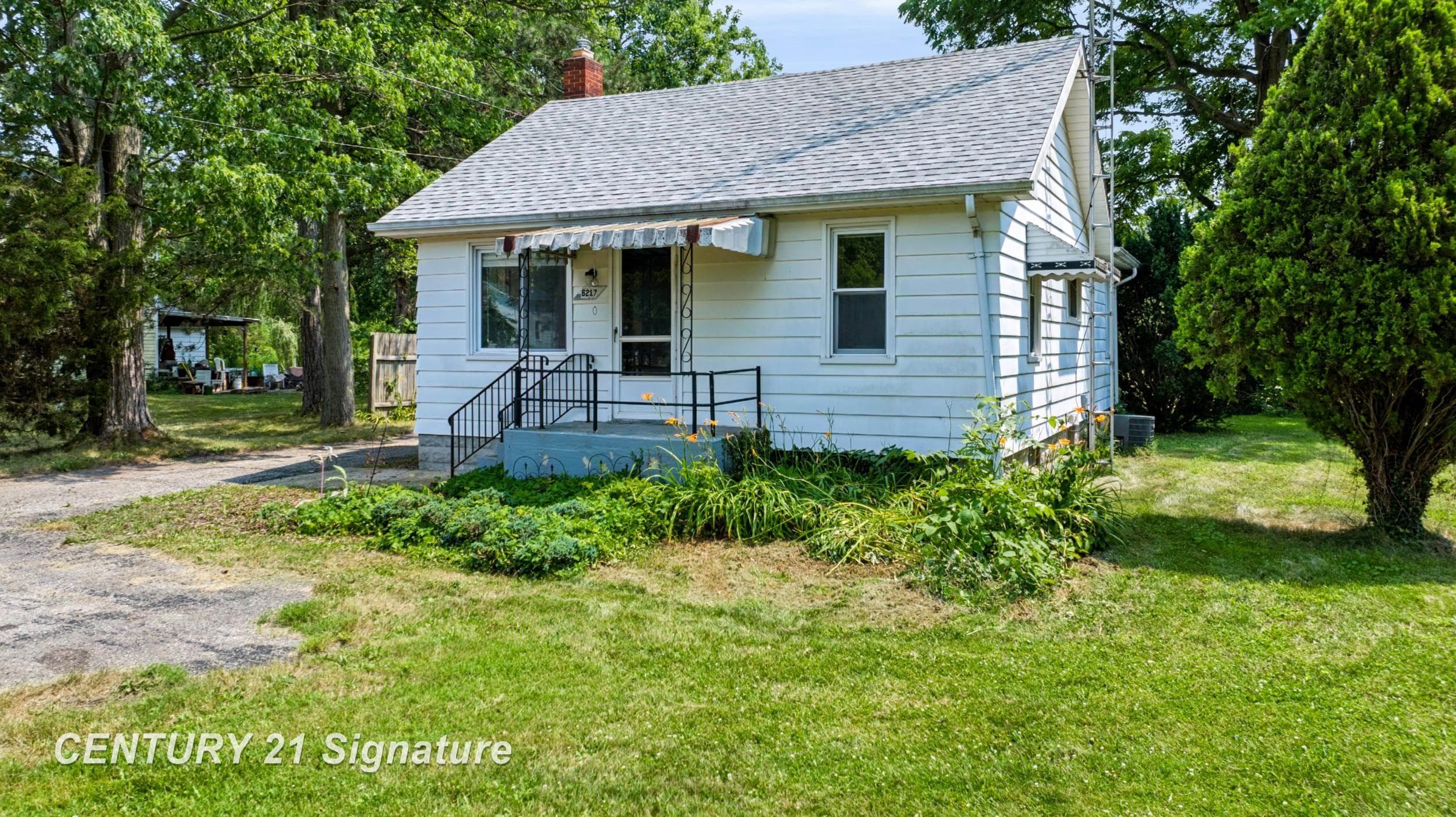 6217 Coldwater Road, Flushing, MI 48433