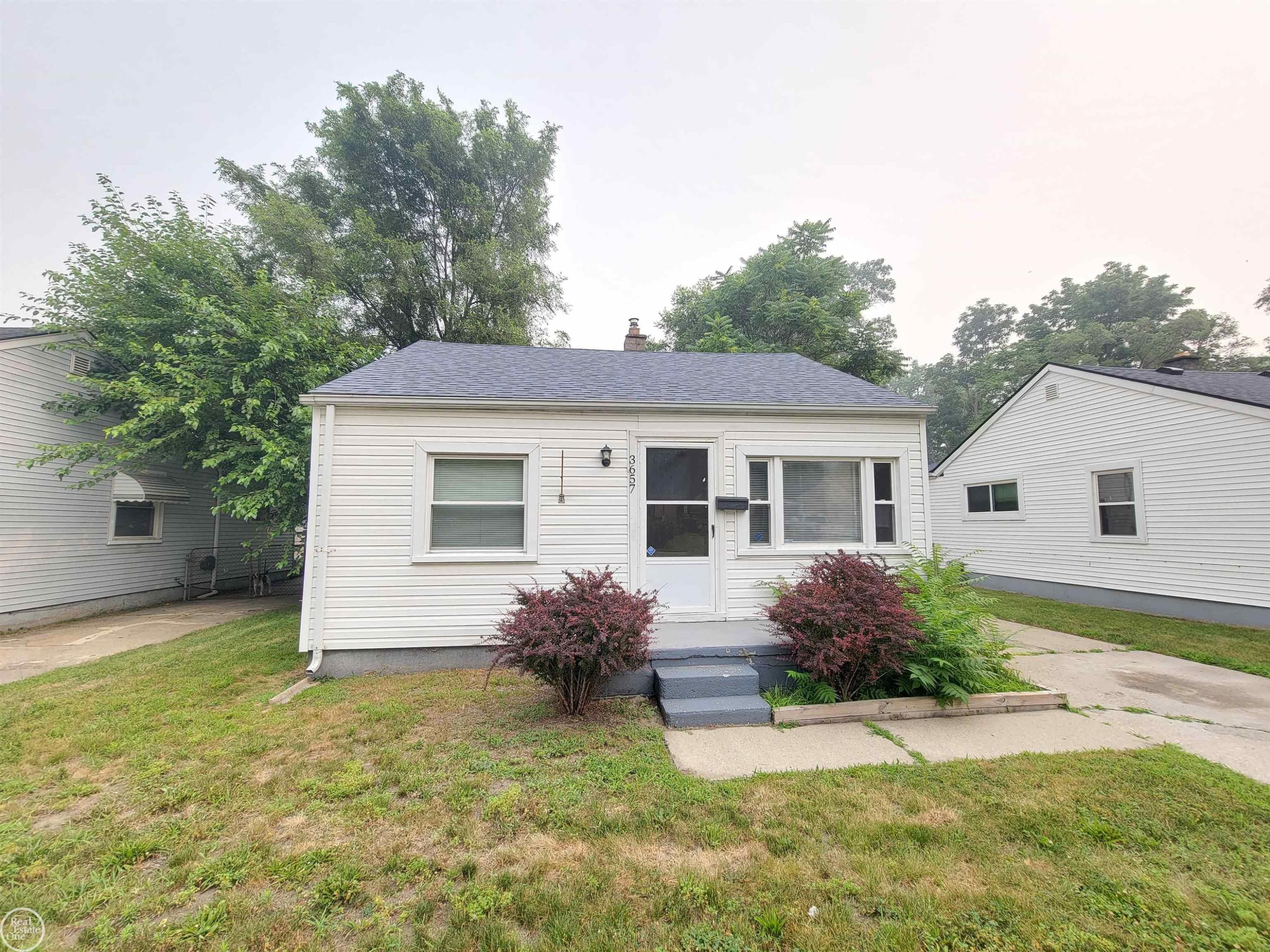 3657 Alvina Avenue, Warren, MI 48091