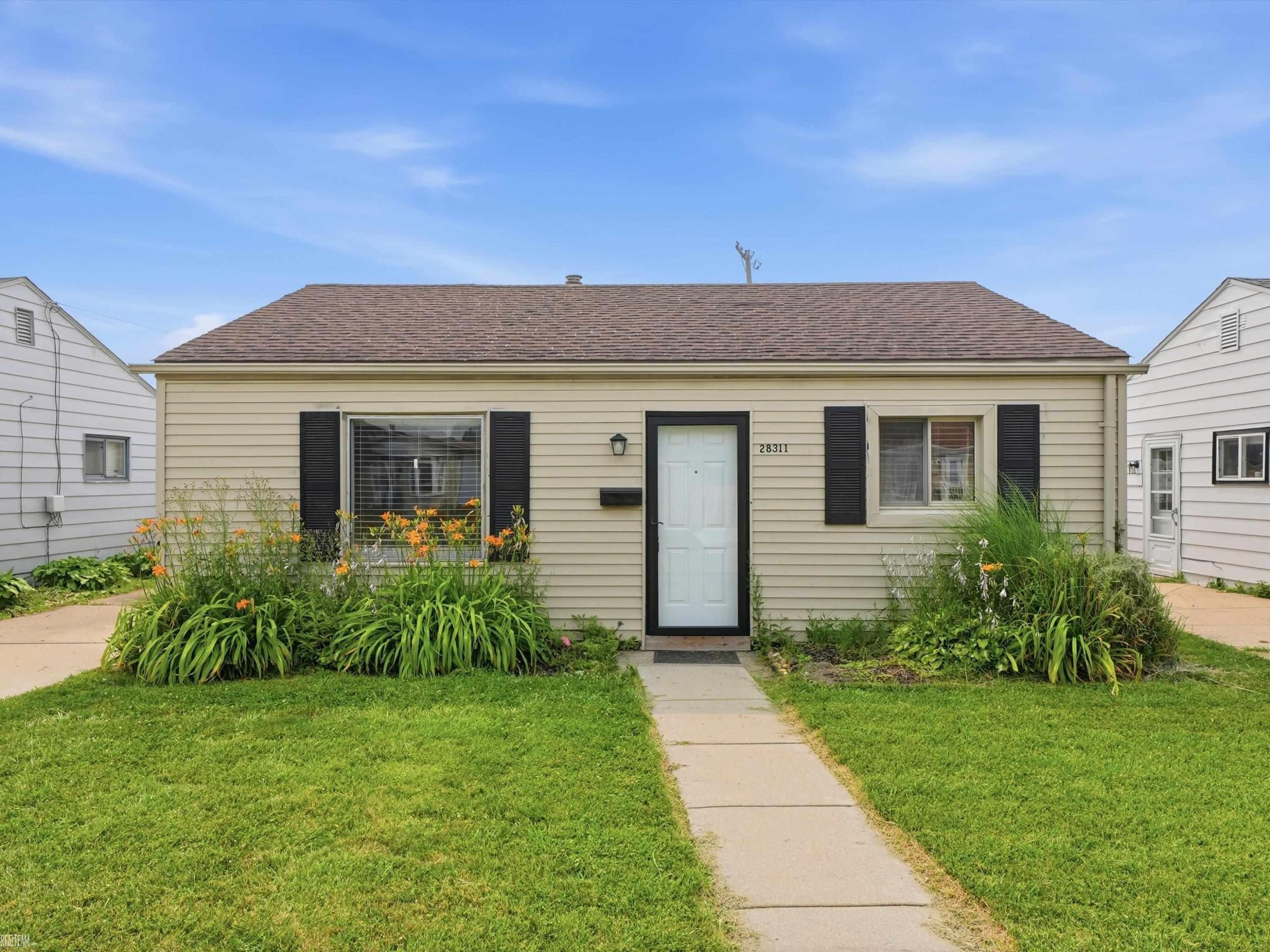 28311 Waverly Street, Roseville, MI 48066