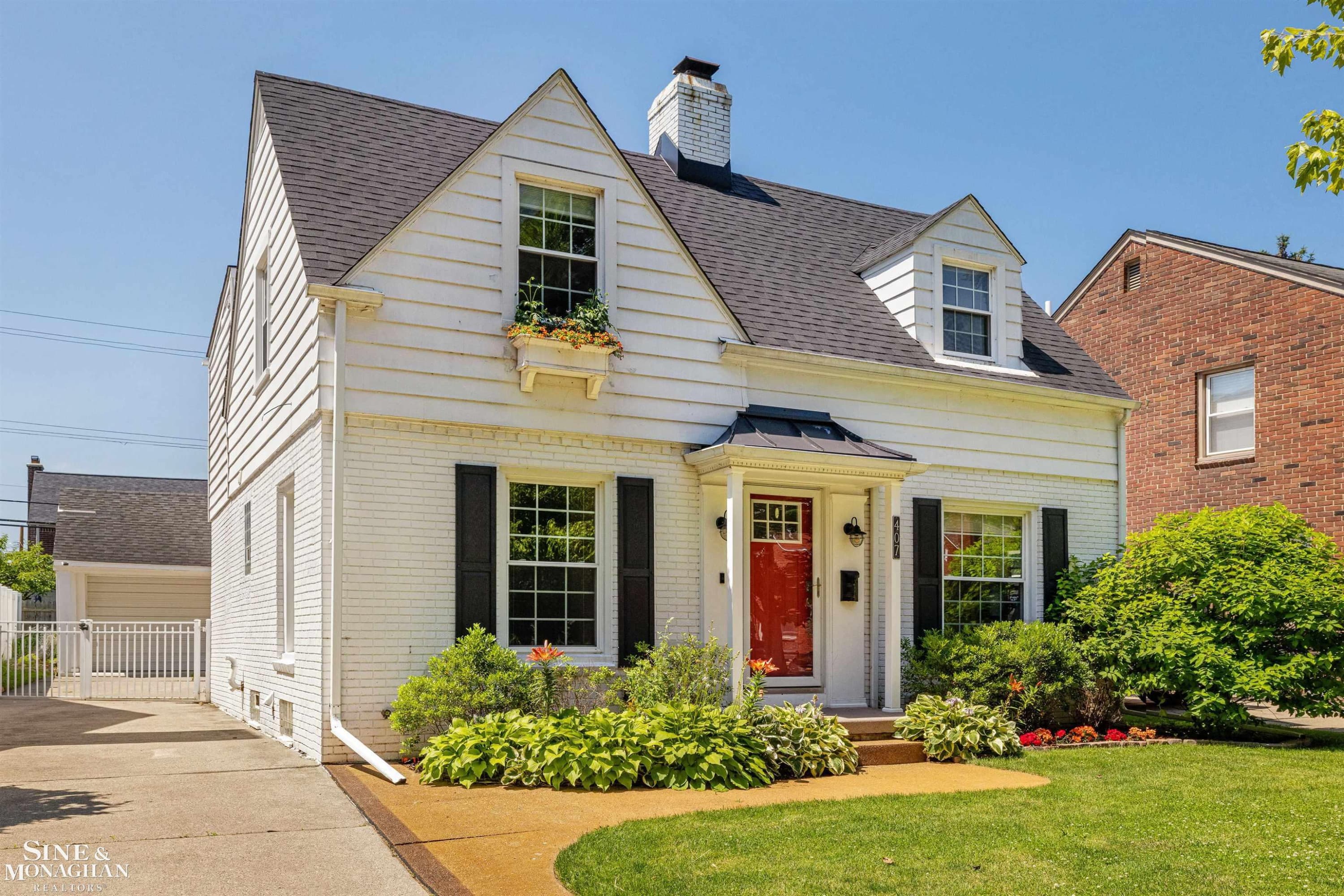 407 Lothrop Road, Grosse Pointe Farms, MI 48236