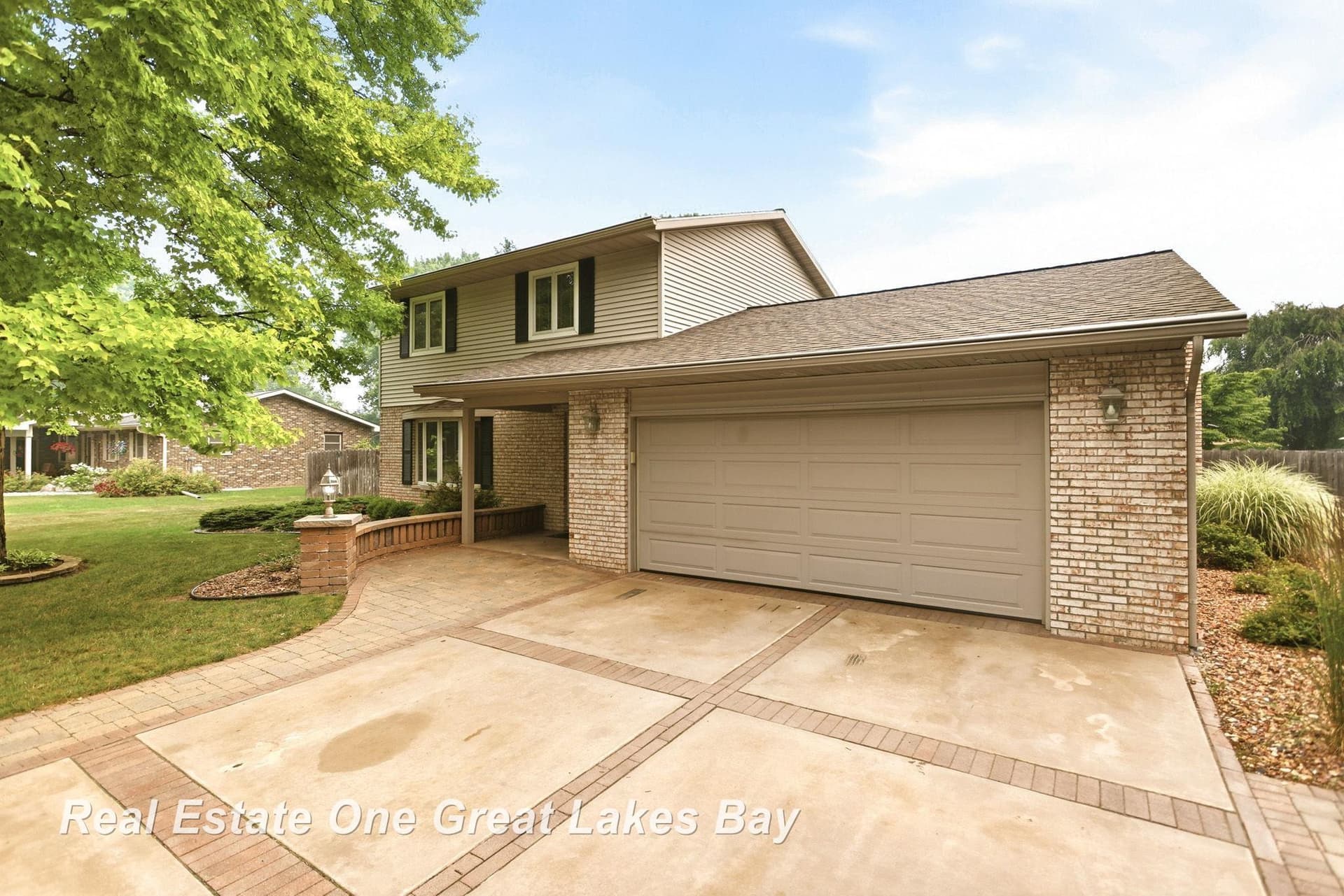 7560 S Laurie Lane, Saginaw, MI 48609