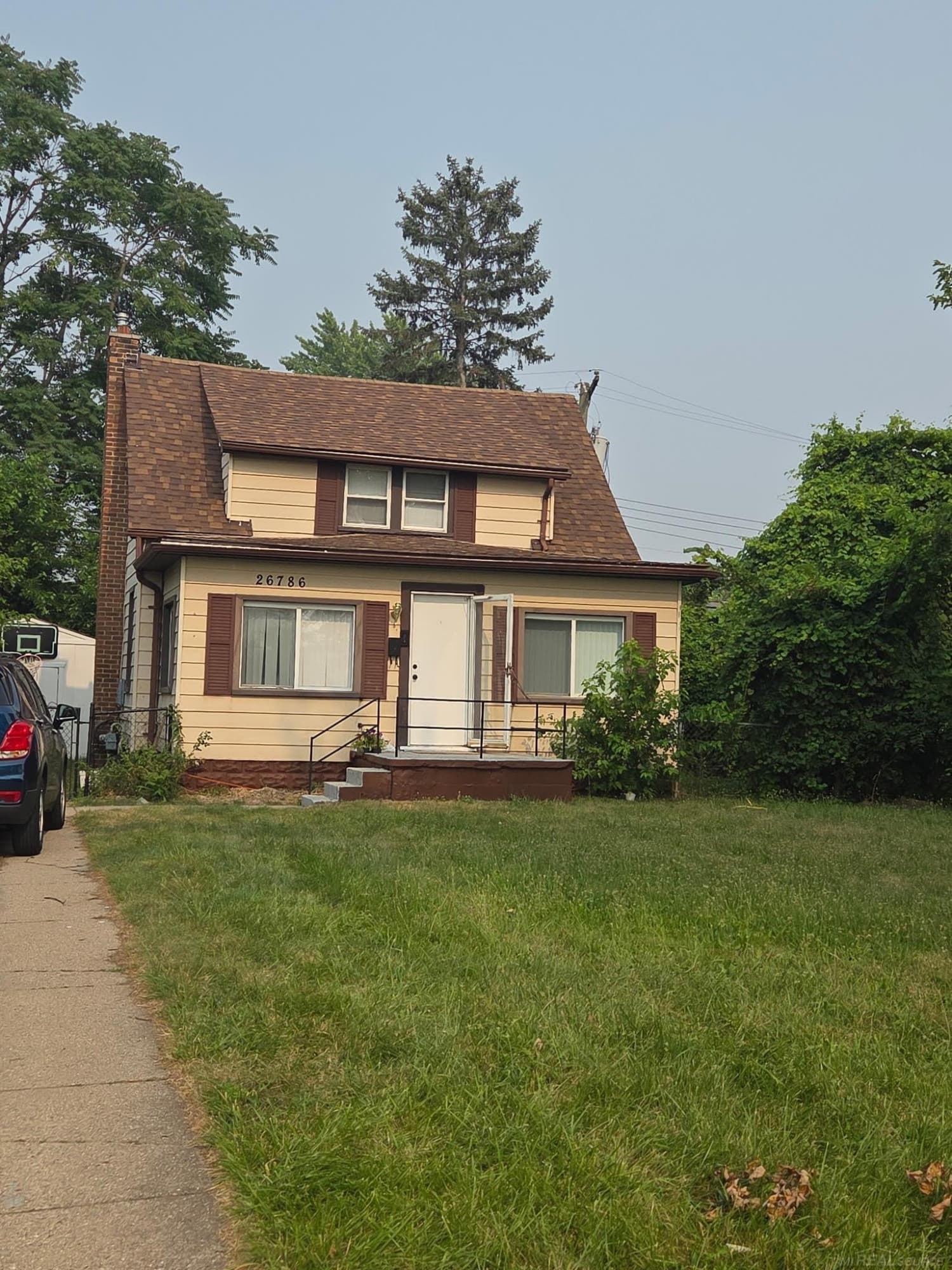 26786 barrington Street, Madison Heights, MI 48071