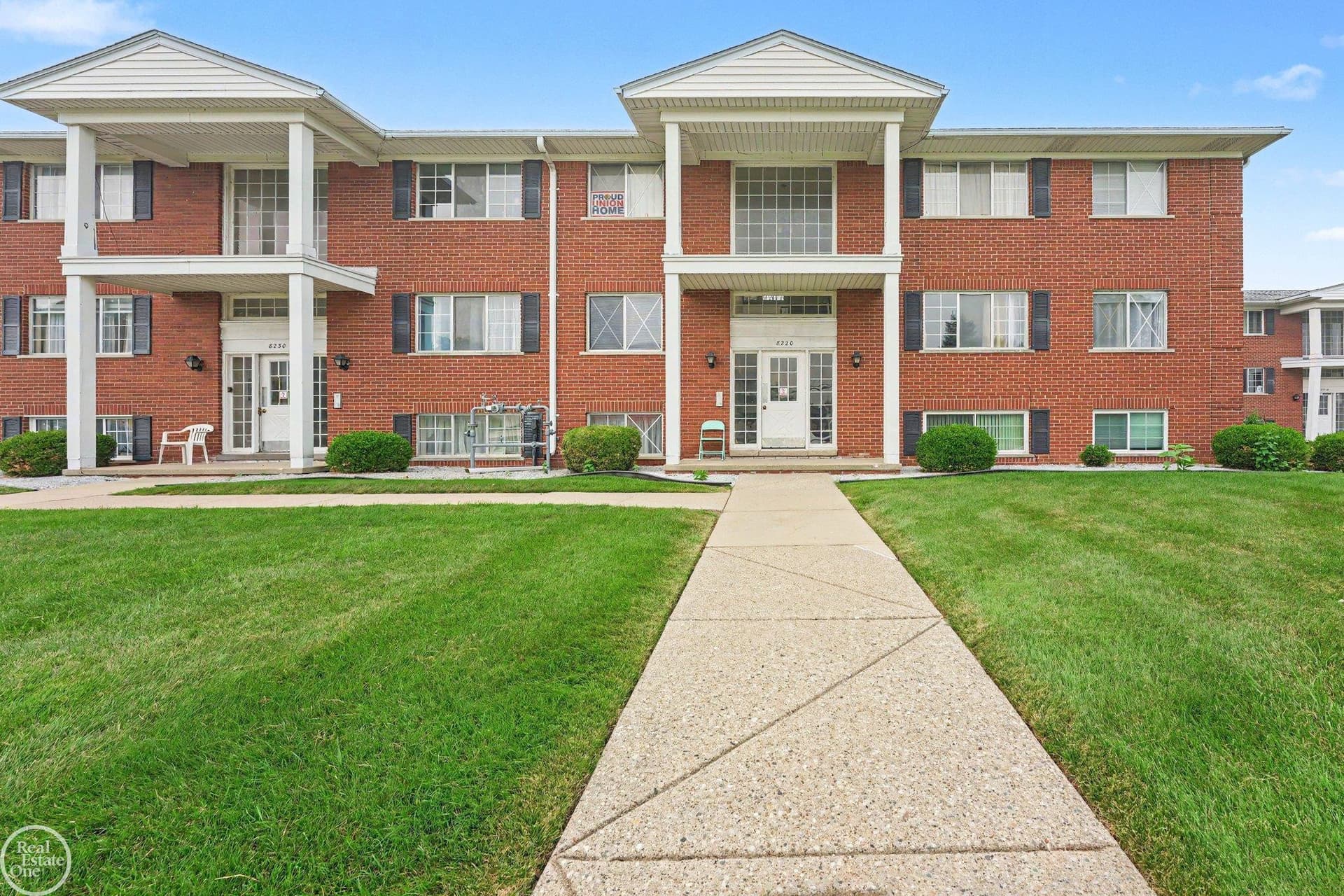 8220 Crestview Drive, 6, Sterling Heights, MI 48312