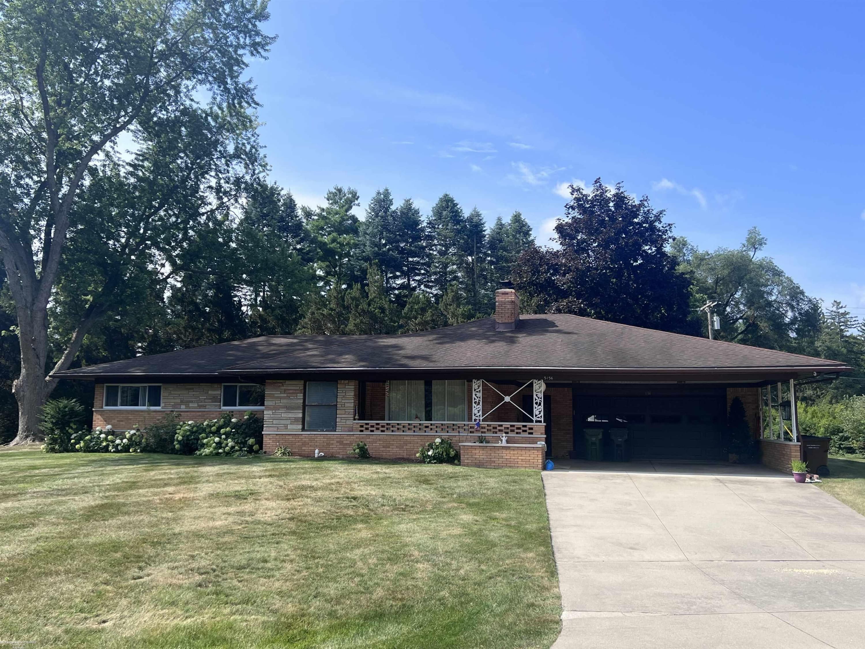 5156 Eastbrook Ct Court, Utica, MI 48316