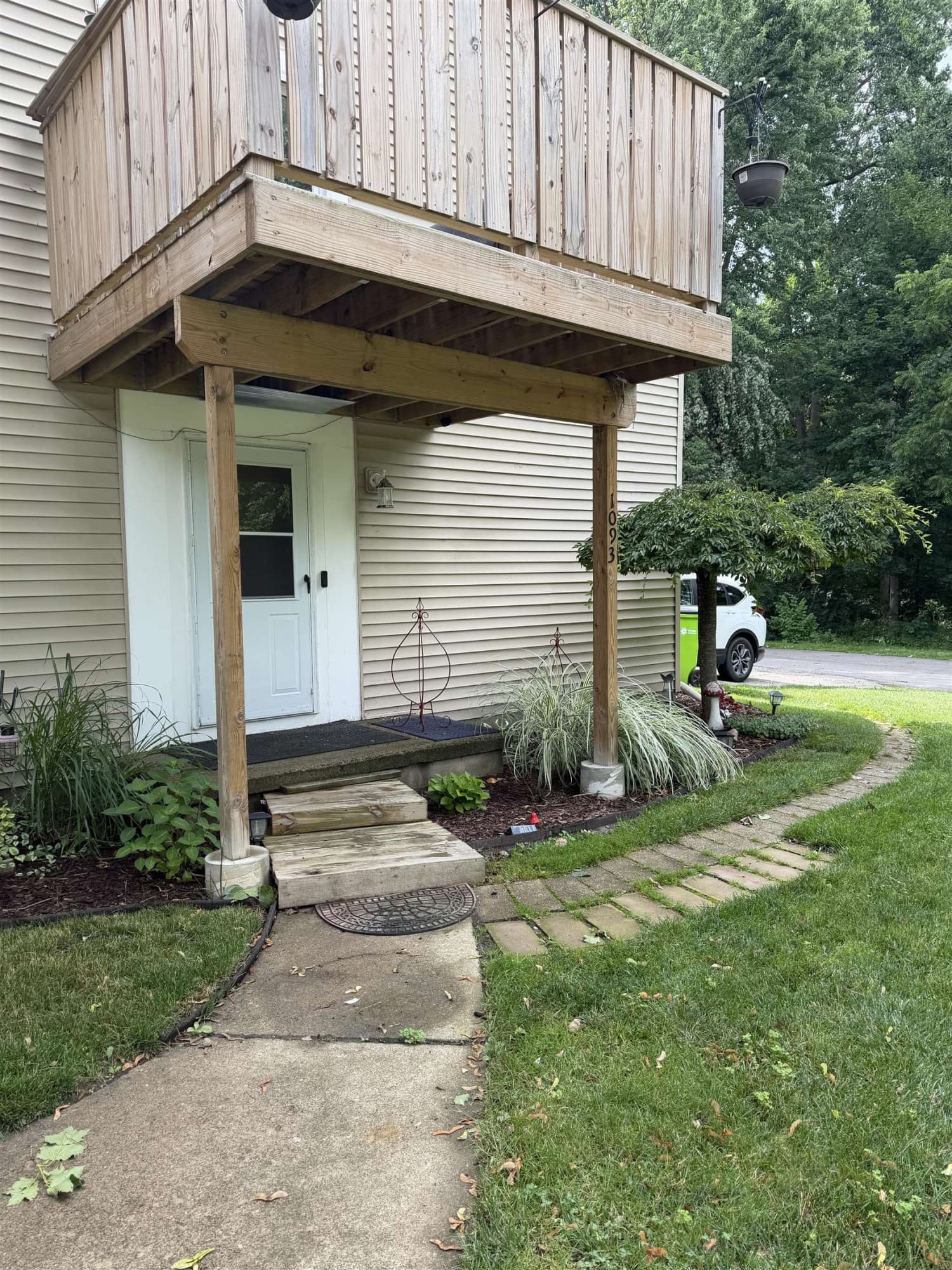 1093 Green Meadows Drive, Grand Blanc, MI 48439