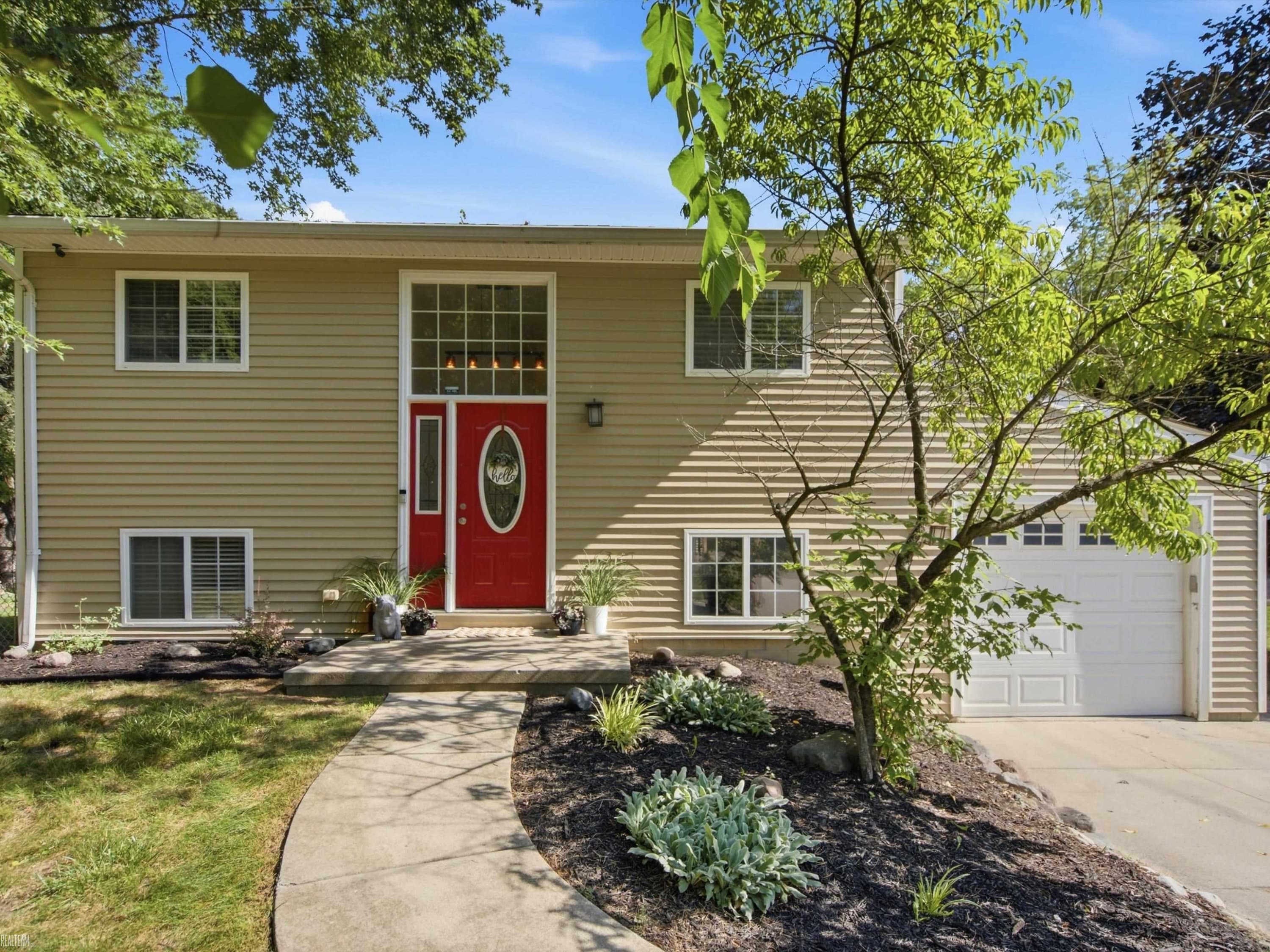 715 N Conklin Road, Lake Orion, MI 48362
