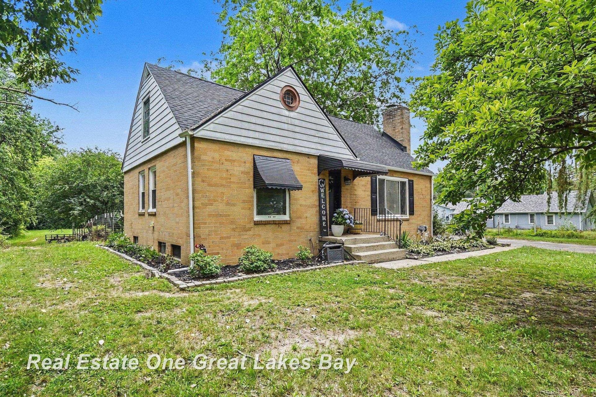 5250 N Center Road, Saginaw, MI 48604