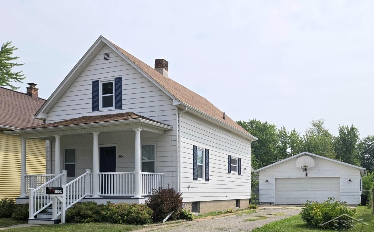 1609 S Van Buren Street, Bay City, MI 48708
