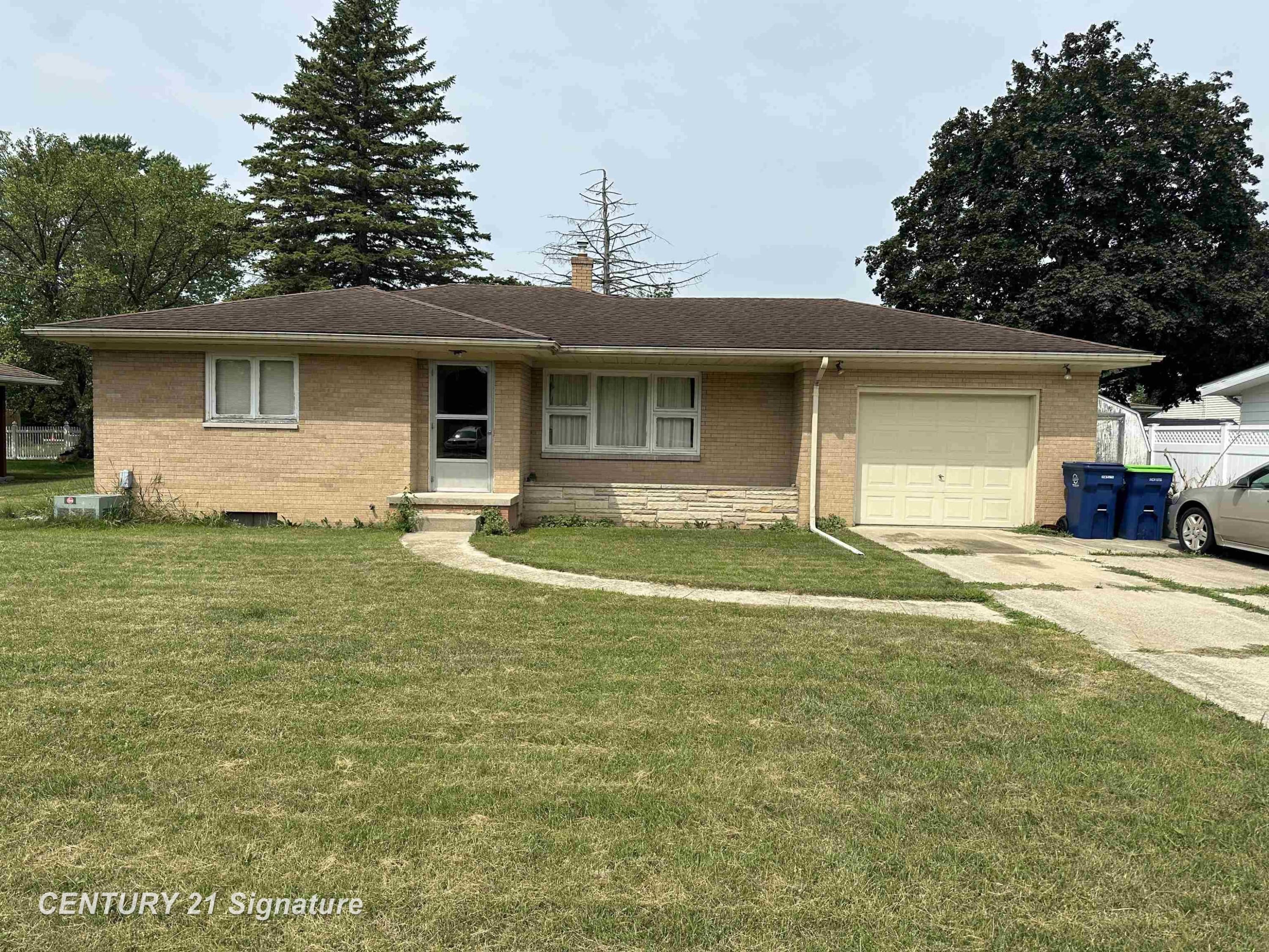 2587 Kuhlman Drive, Saginaw, MI 48603