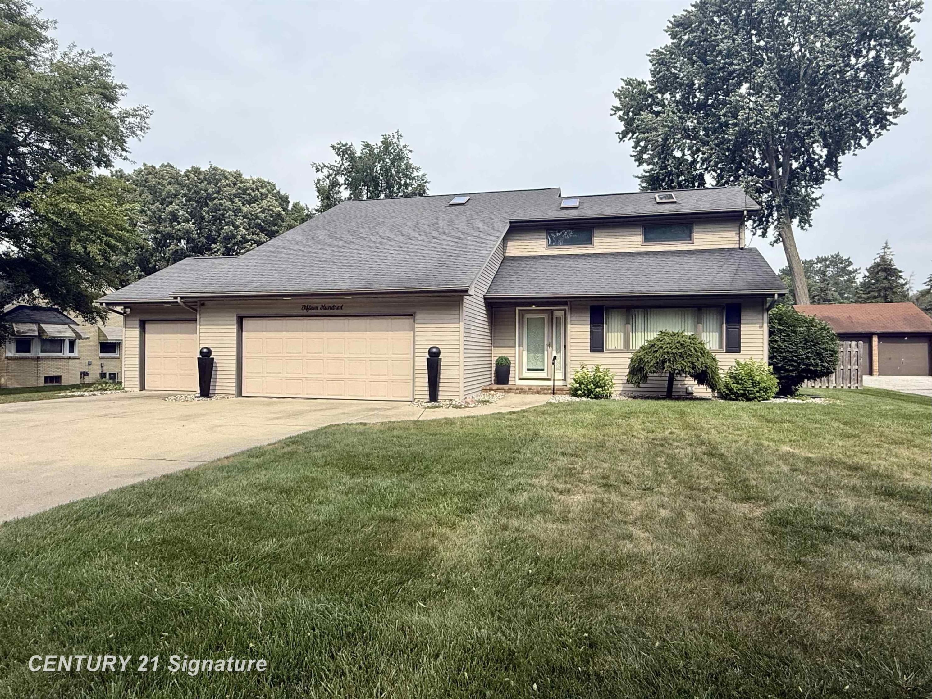 1500 Hemmeter Road, Saginaw, MI 48638