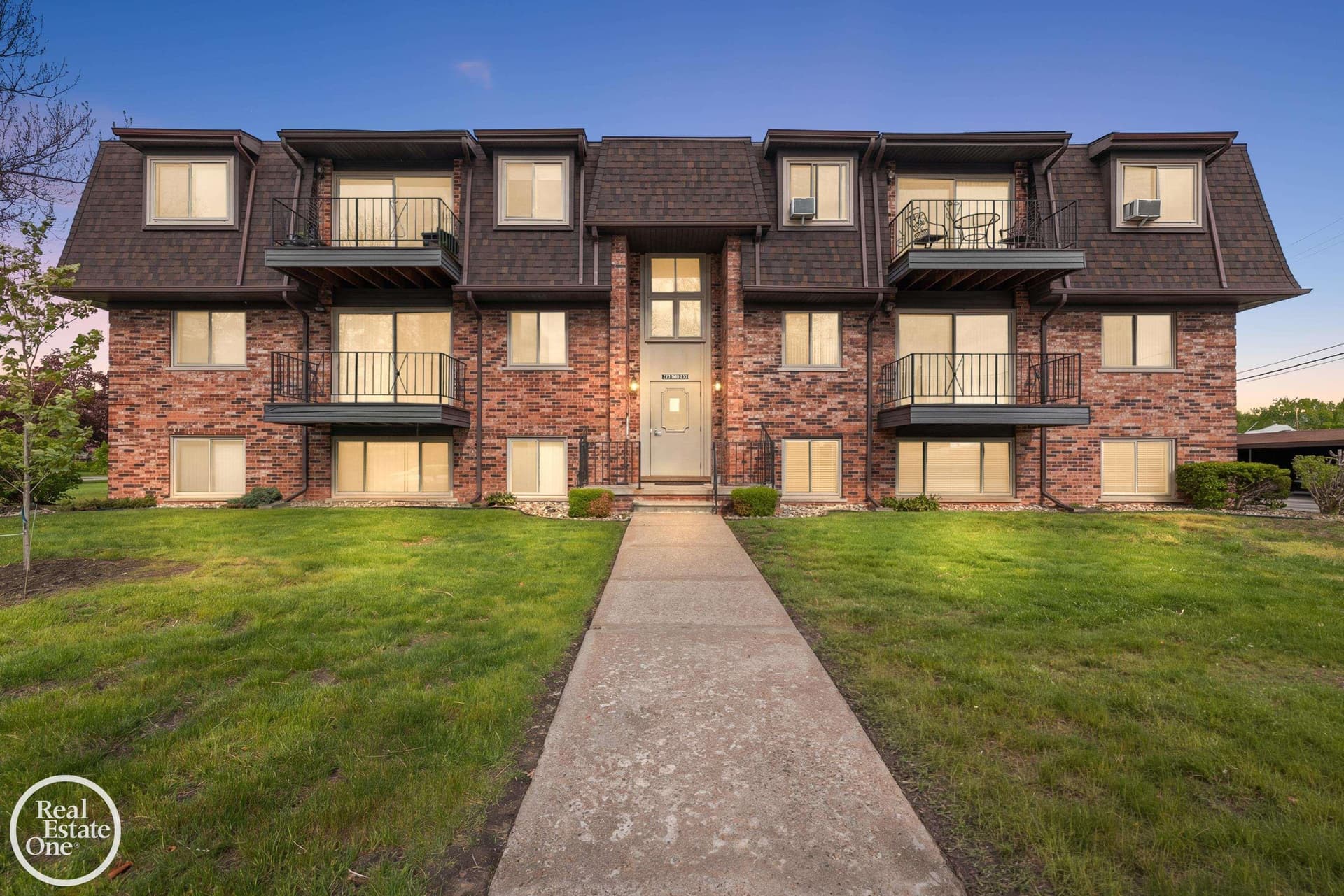 225 Riviera Drive, 46, Saint Clair Shores, MI 48080