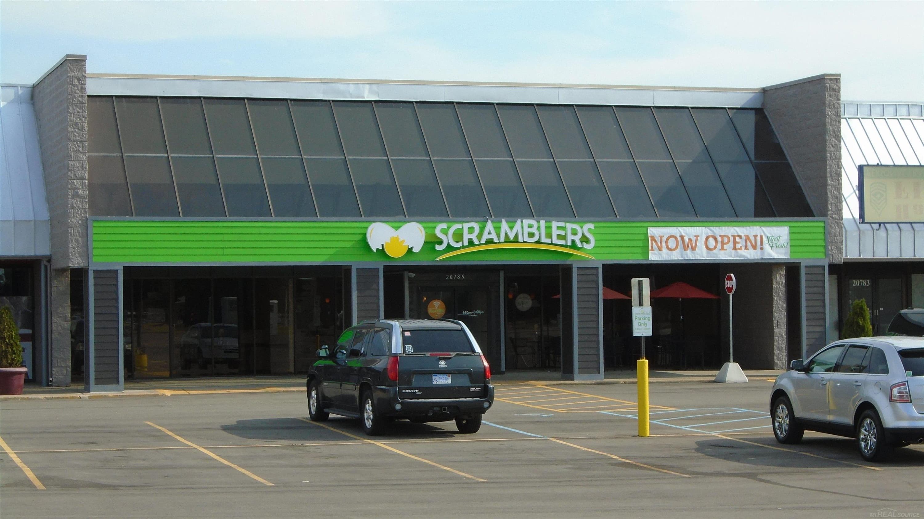 20785 13 Mile Rd, Roseville, MI 48066