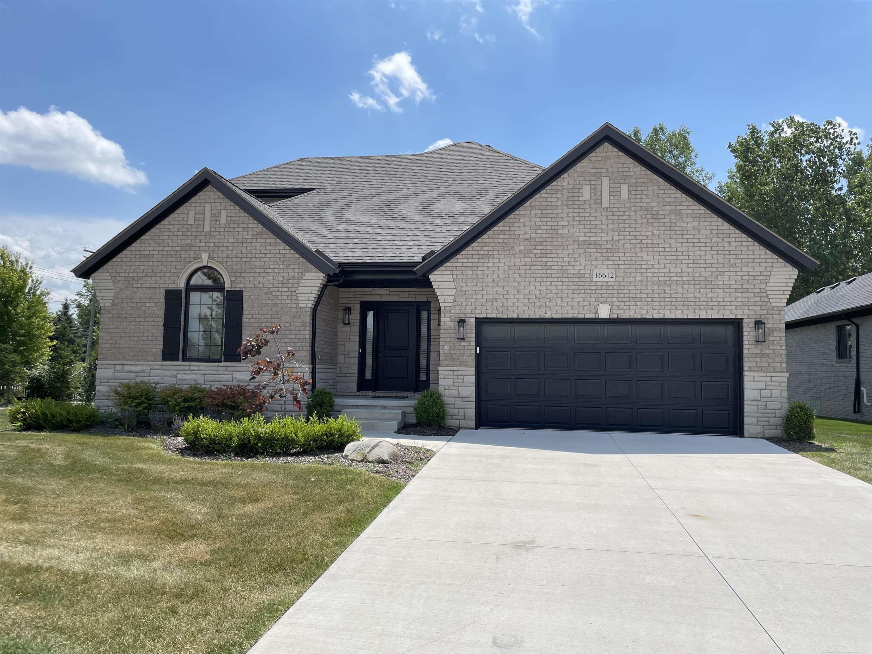 16612 Via Villagio Drive, Macomb, MI 48042
