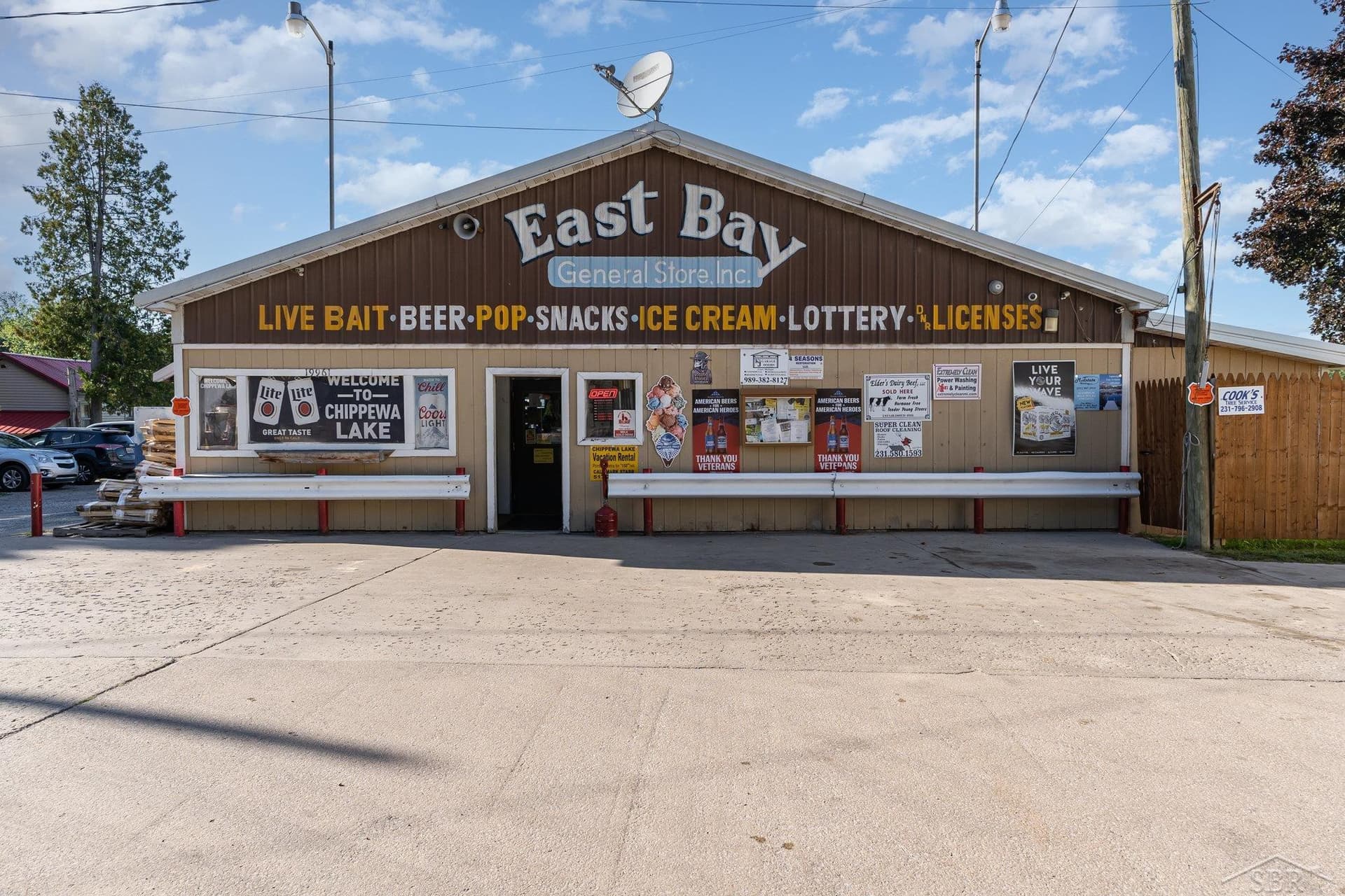 19961 E Chippewa Drive, Chippewa Lake, MI 49320