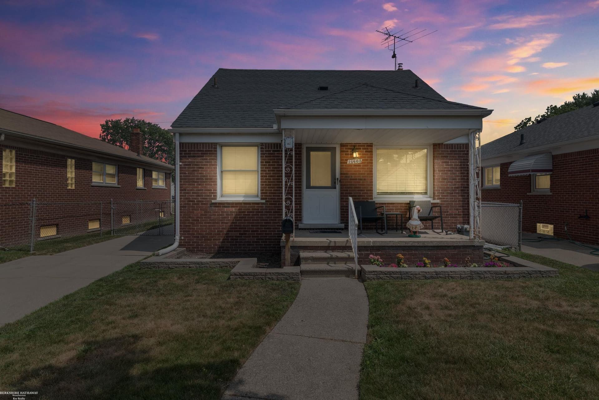21605 Trombly Street, Saint Clair Shores, MI 48080