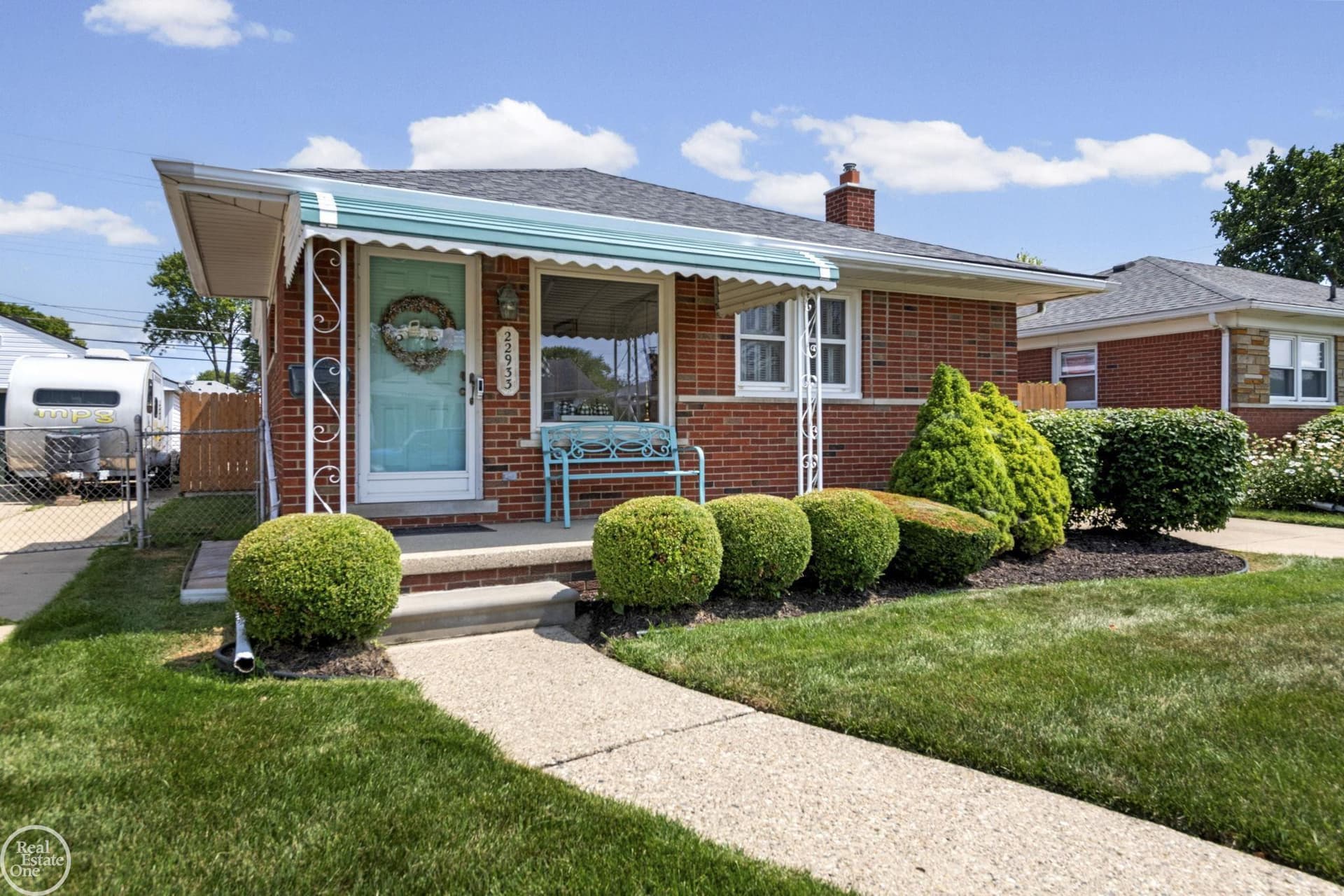 22933 Doremus Street, Saint Clair Shores, MI 48080