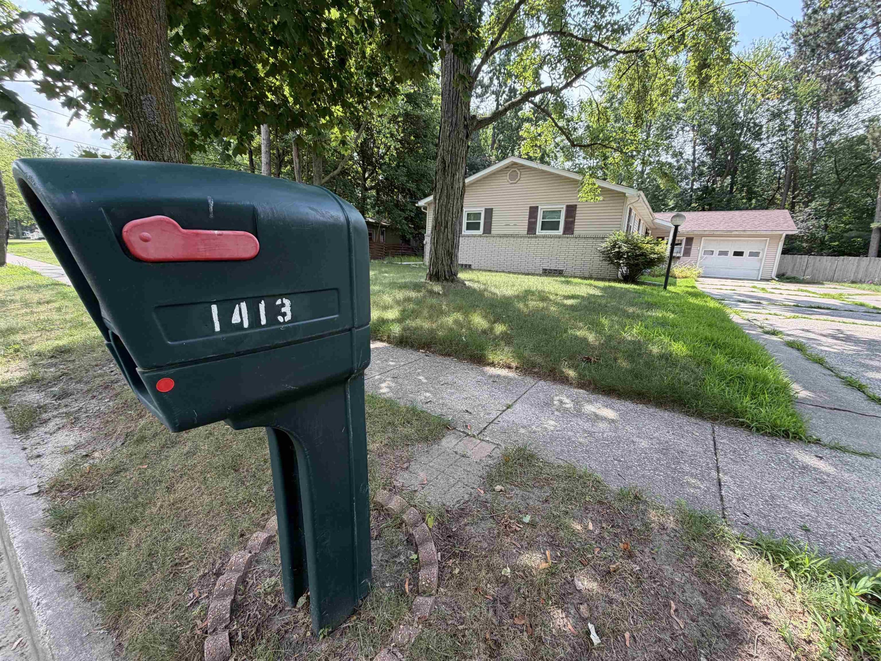 1413 Dilloway Drive, Midland, MI 48640