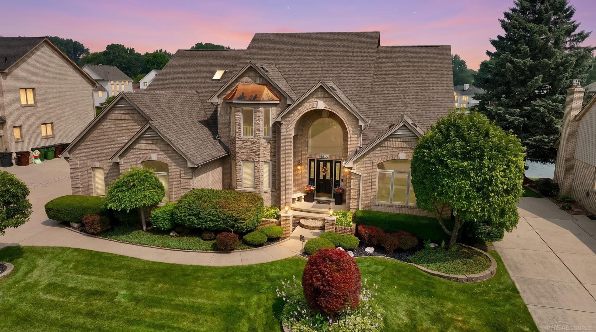 8893 Chestnut Run Drive, Shelby Twp, MI 48317
