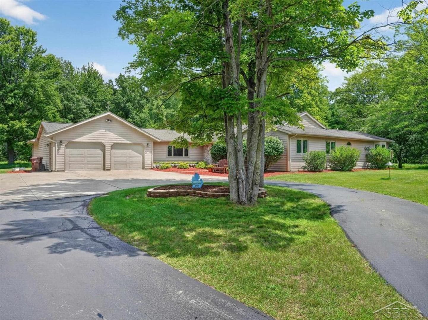 457 E Mier Road, Sanford, MI 48657