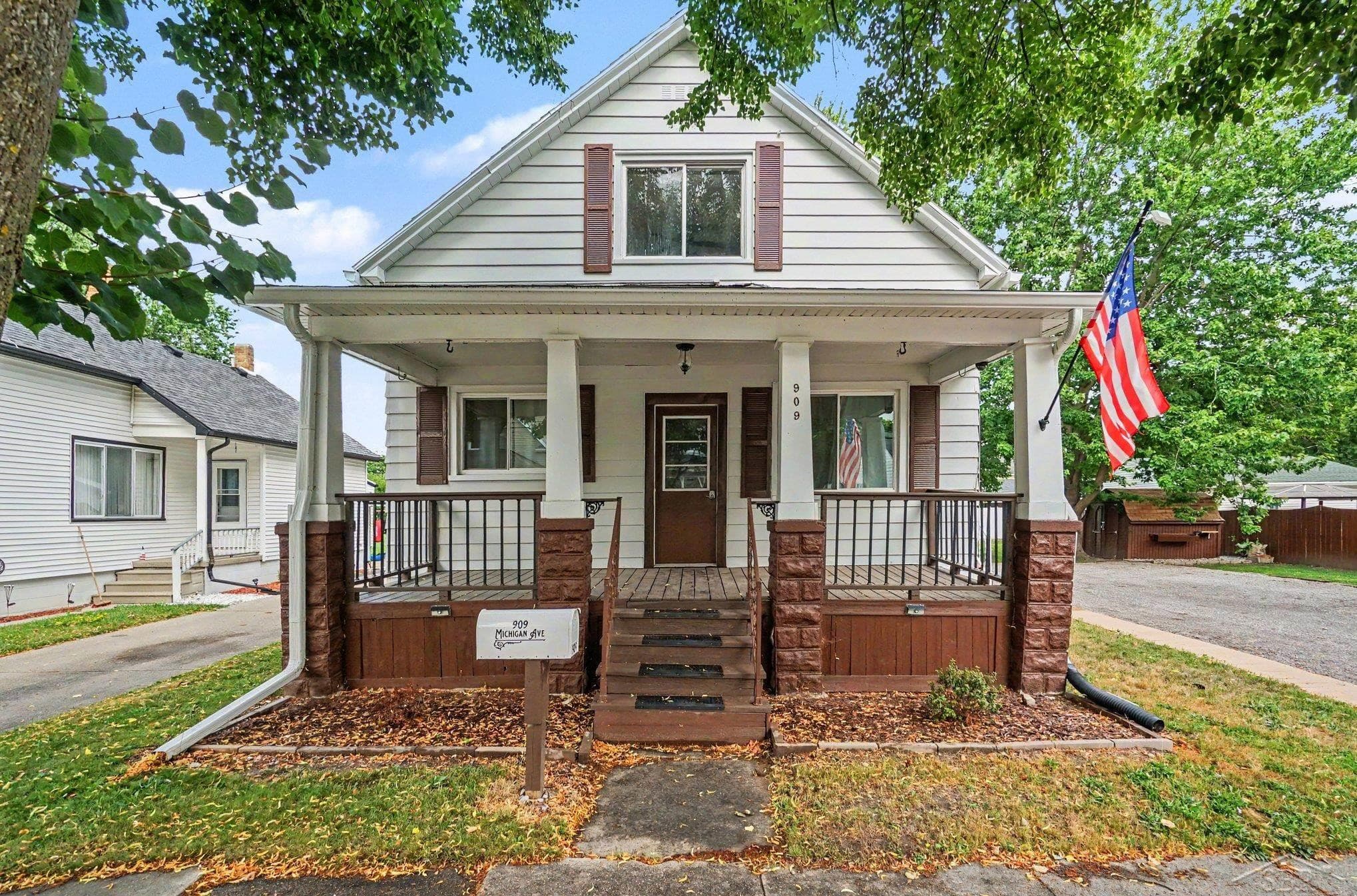 909 Michigan Avenue, Bay City, MI 48708