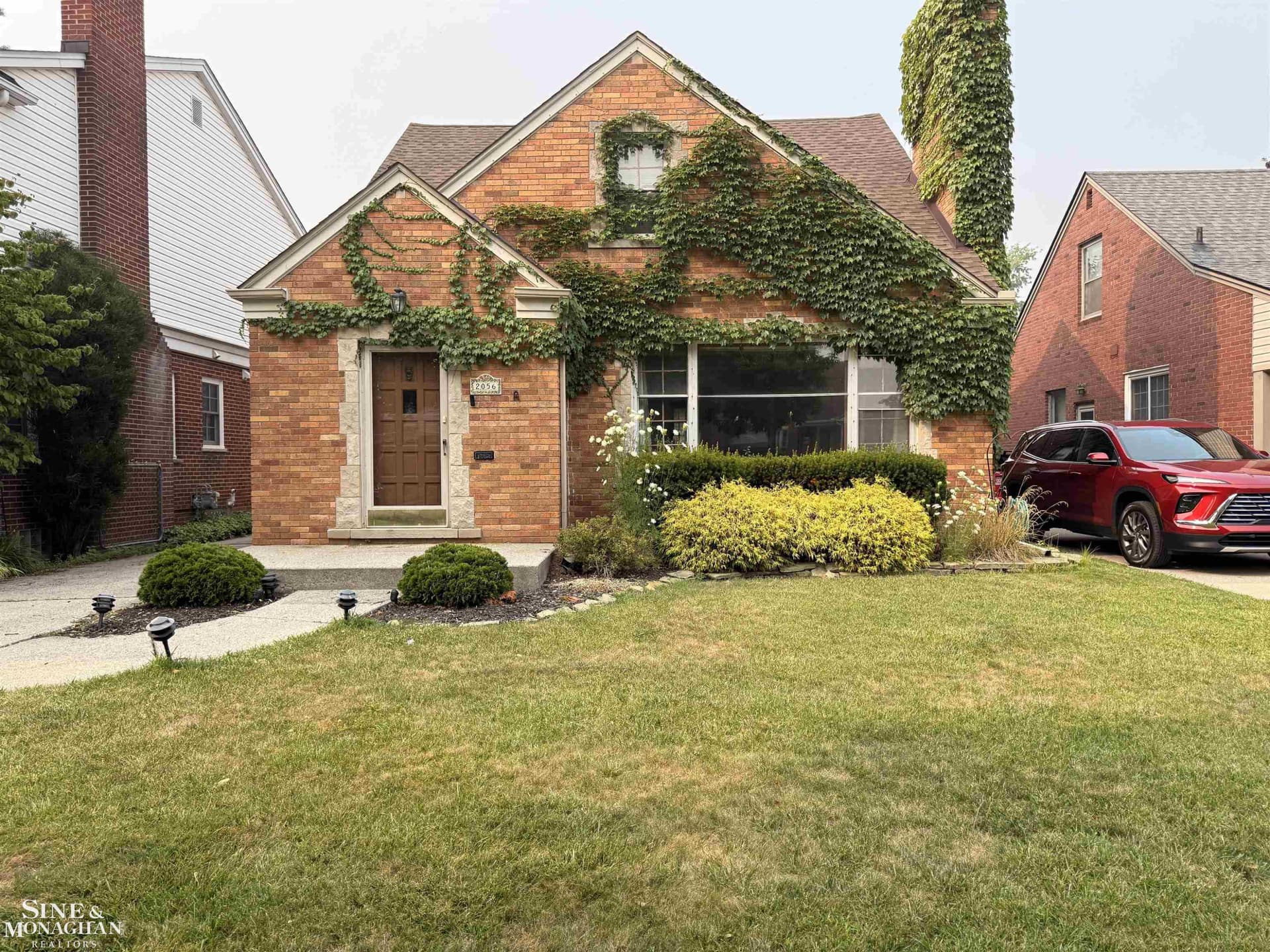 2056 Lennon Road, Grosse Pointe, MI 48236