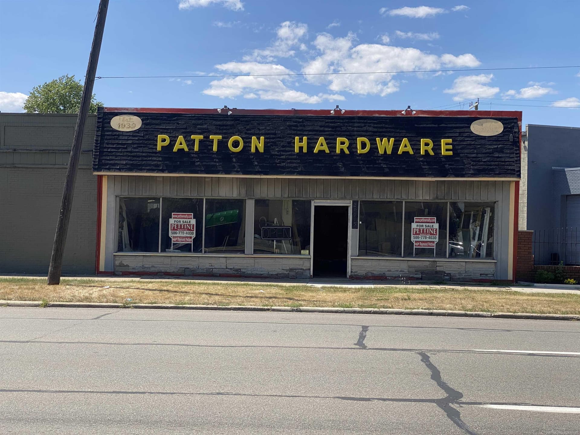 24915 Gratiot Avenue, Eastpointe, MI 48021