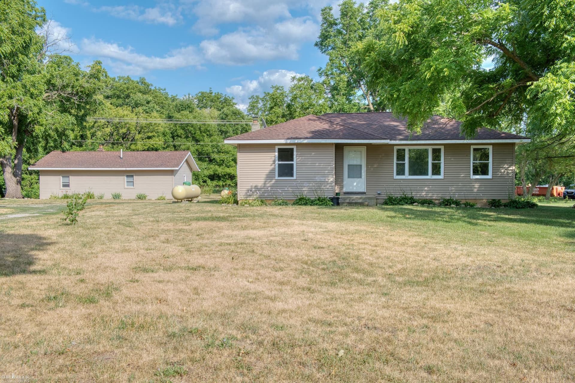 4802 & 4802 1/2 Mill Road, Bancroft, MI 48414