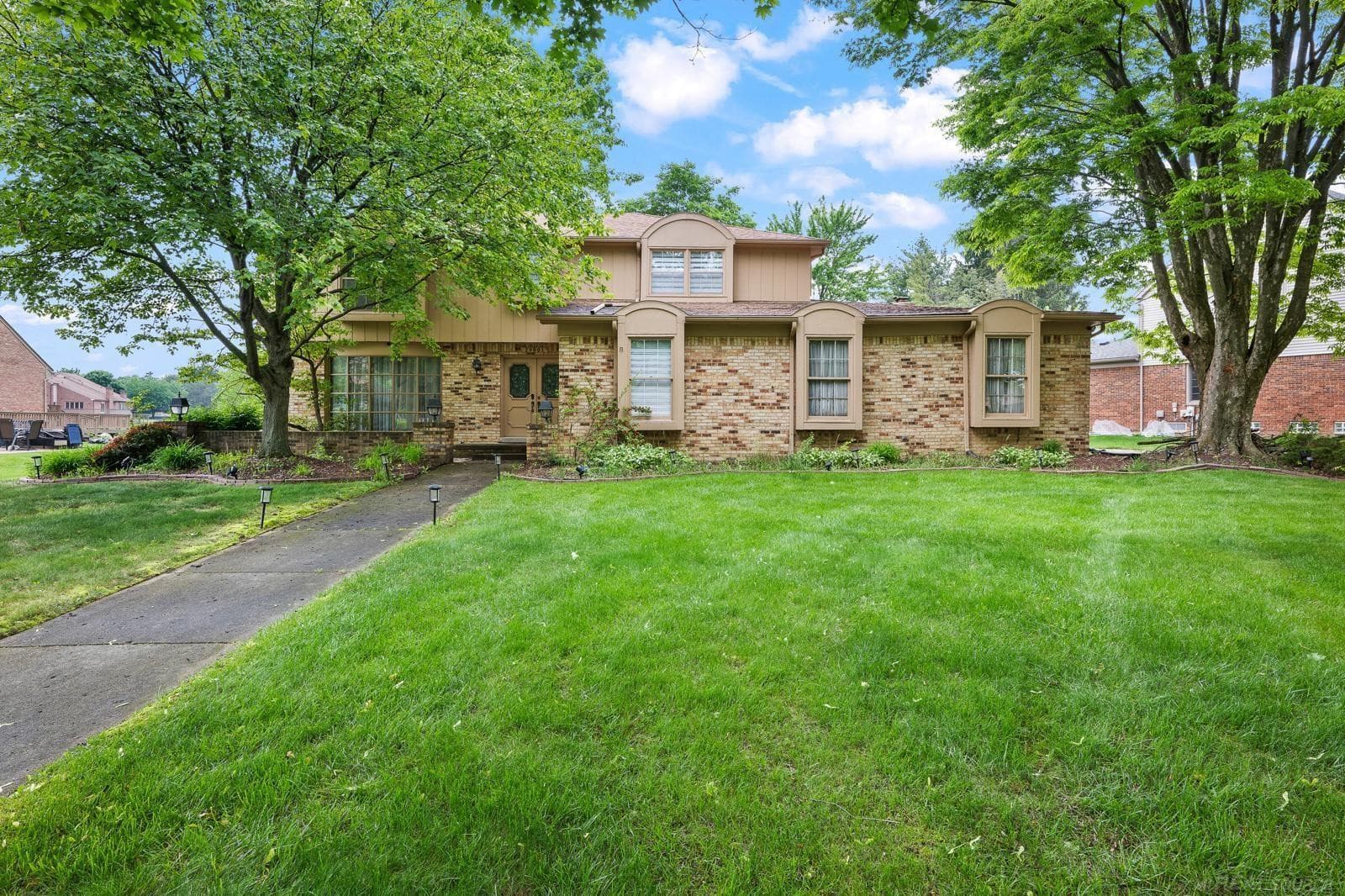 29801 Deer Run, Farmington Hills, MI 48331