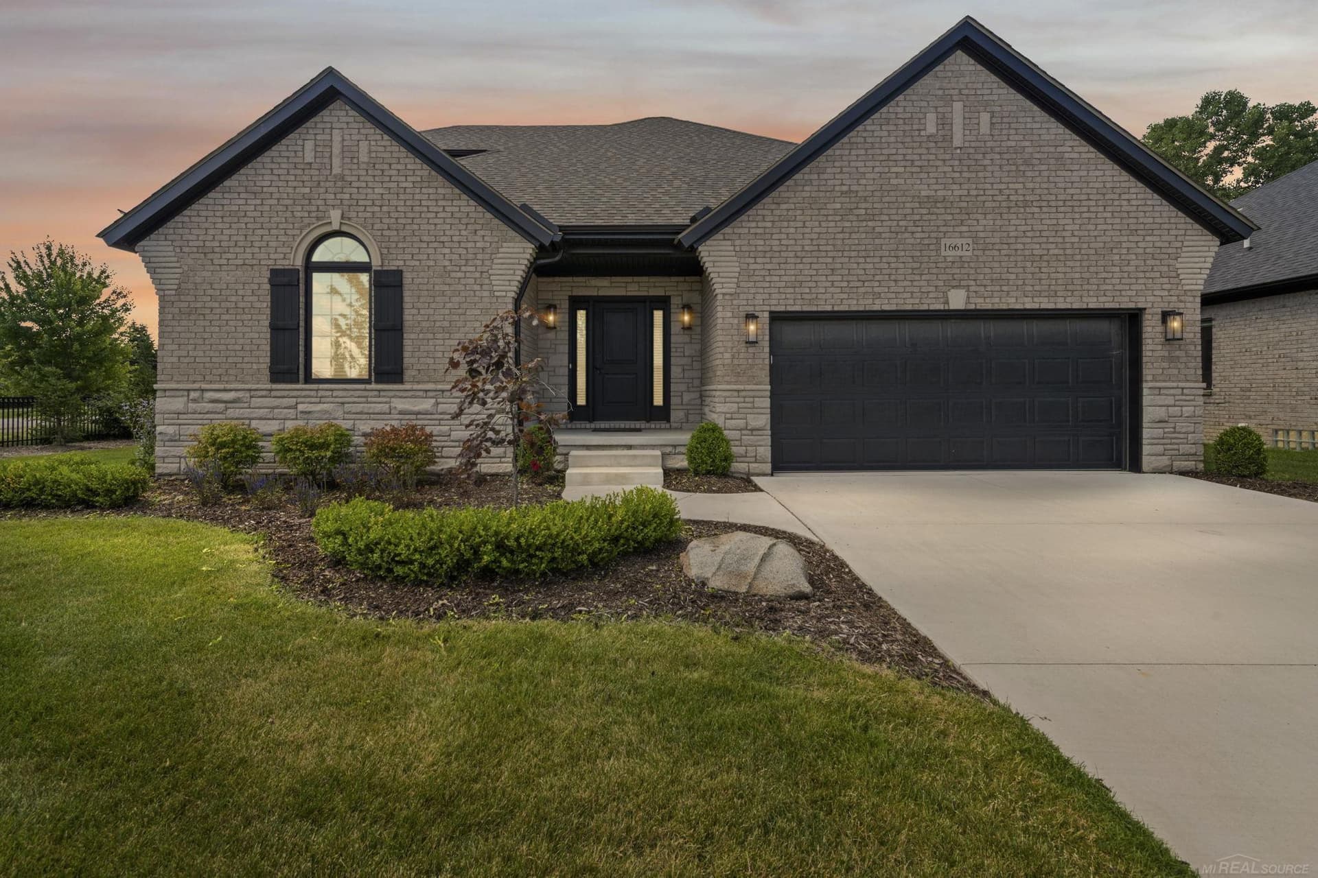 16612 Via Villagio Drive, Macomb, MI 48042