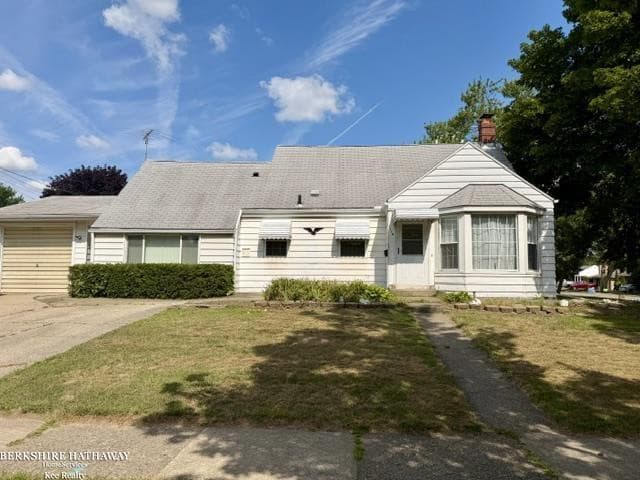 1114 Burlington Drive, Mount Clemens, MI 48043