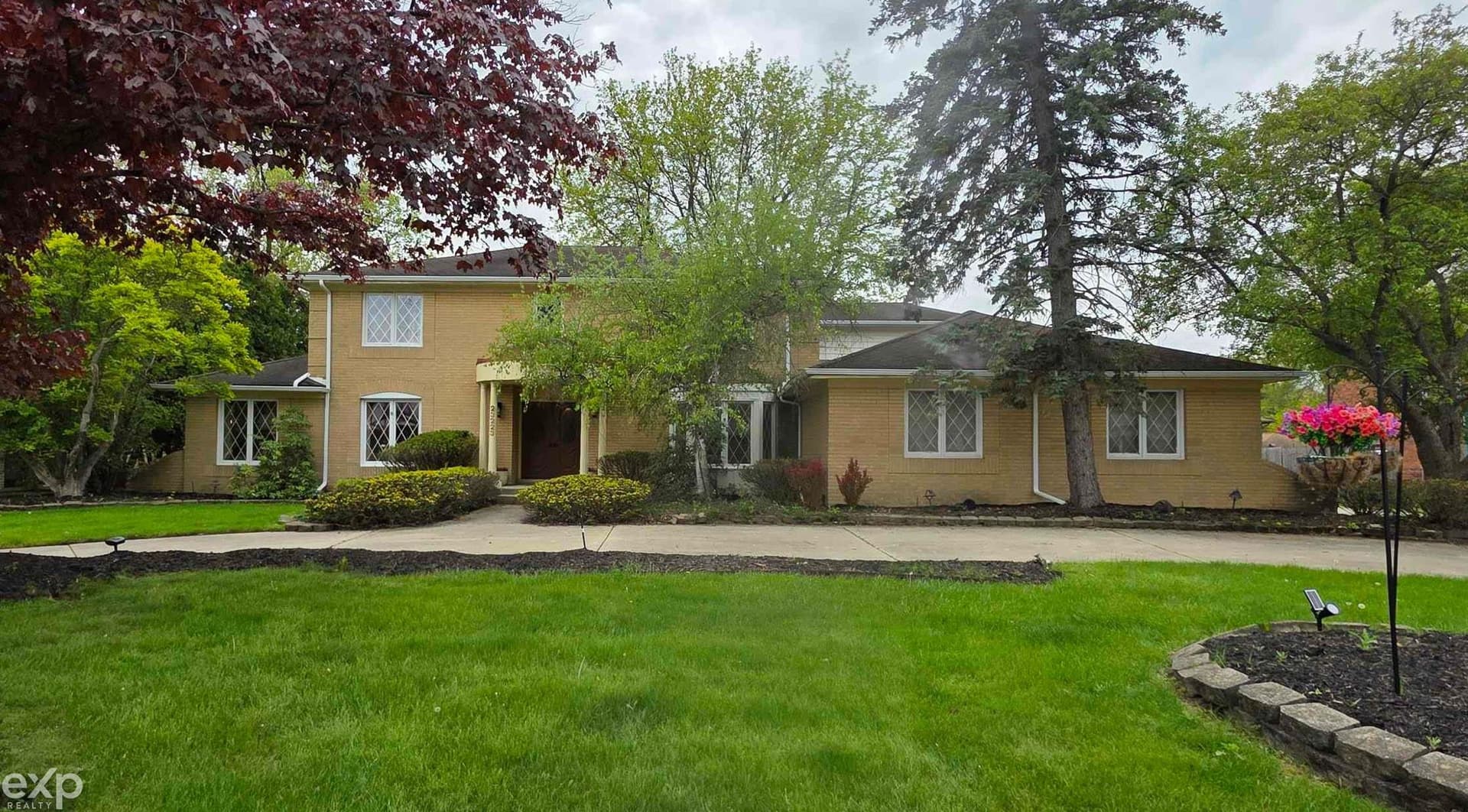23223 Bellwood Drive, Southfield, MI 48034