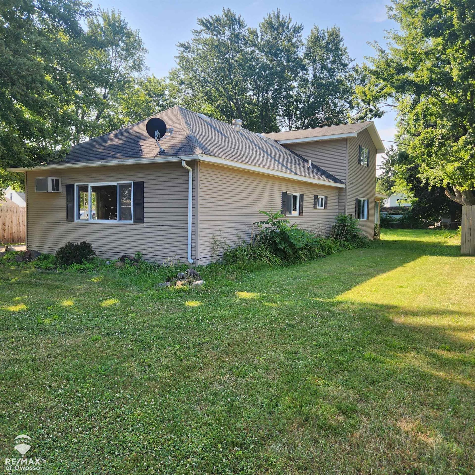 129 W Walnut Street, Saint Charles, MI 48655