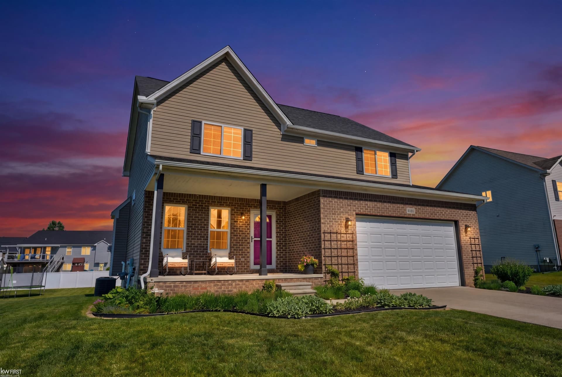 8101 Peninsula Circle, Grand Blanc, MI 48439