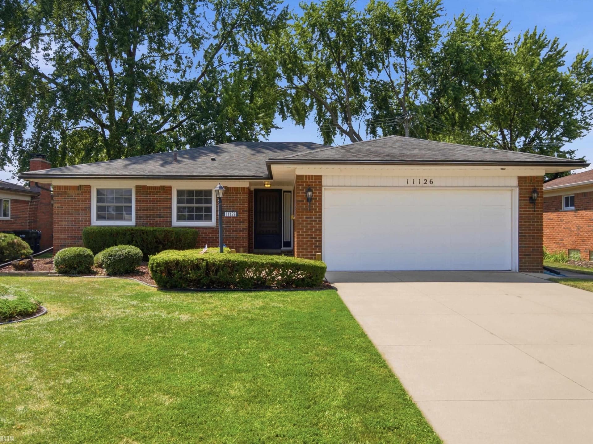 11126 Brougham Drive, Sterling Heights, MI 48312