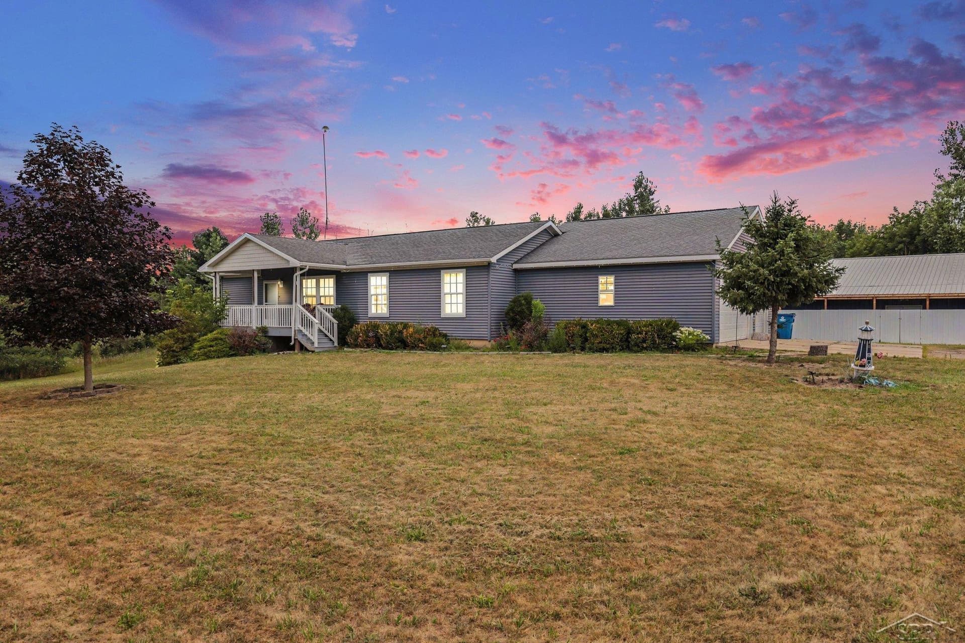 628 W Fenwick Road, Fenwick, MI 48834