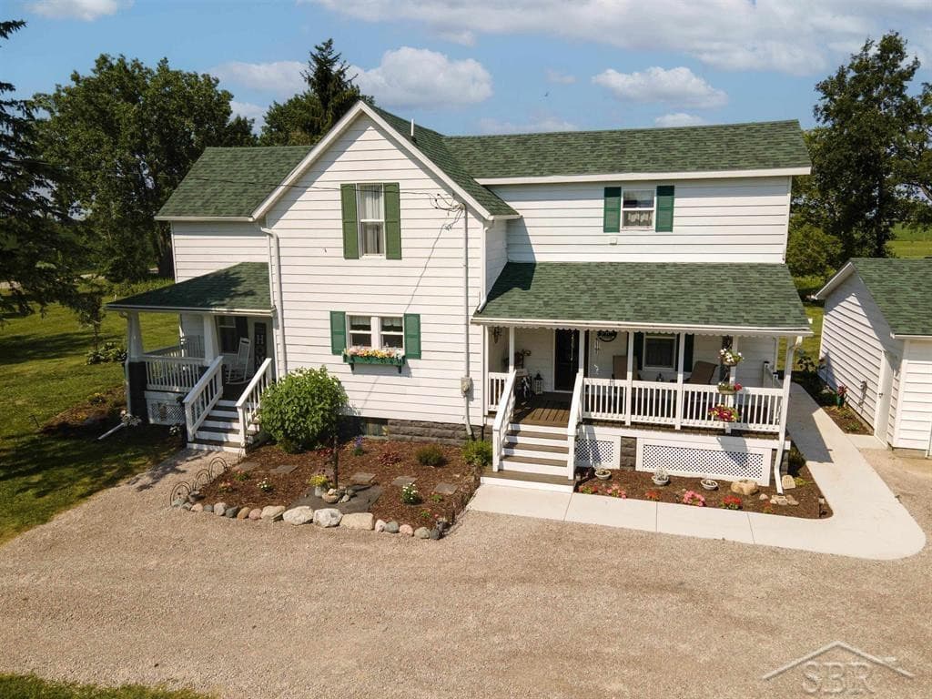 688 W Townline 14 Road, Auburn, MI 48611