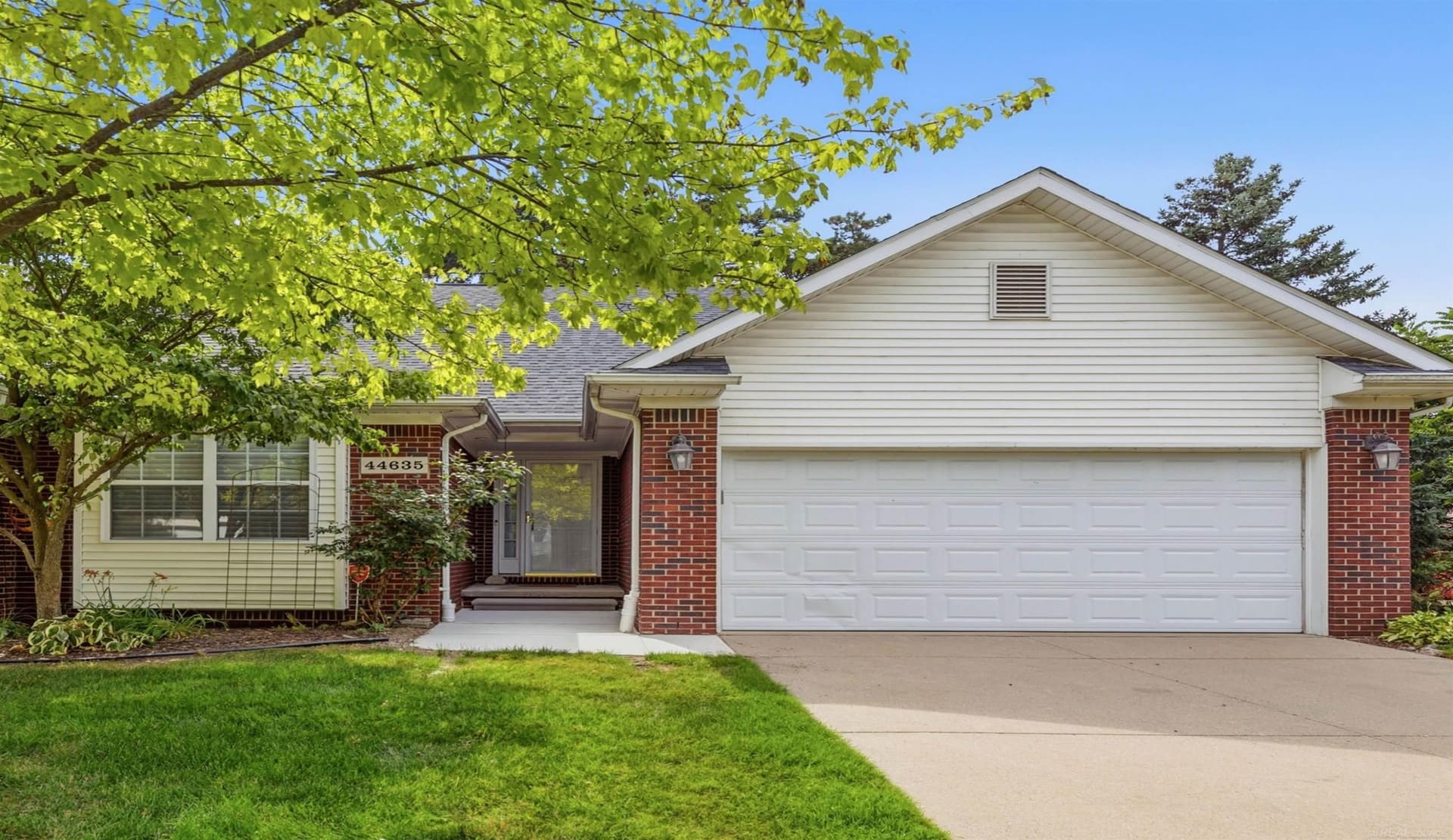 44635 Patricia Drive, Sterling Heights, MI