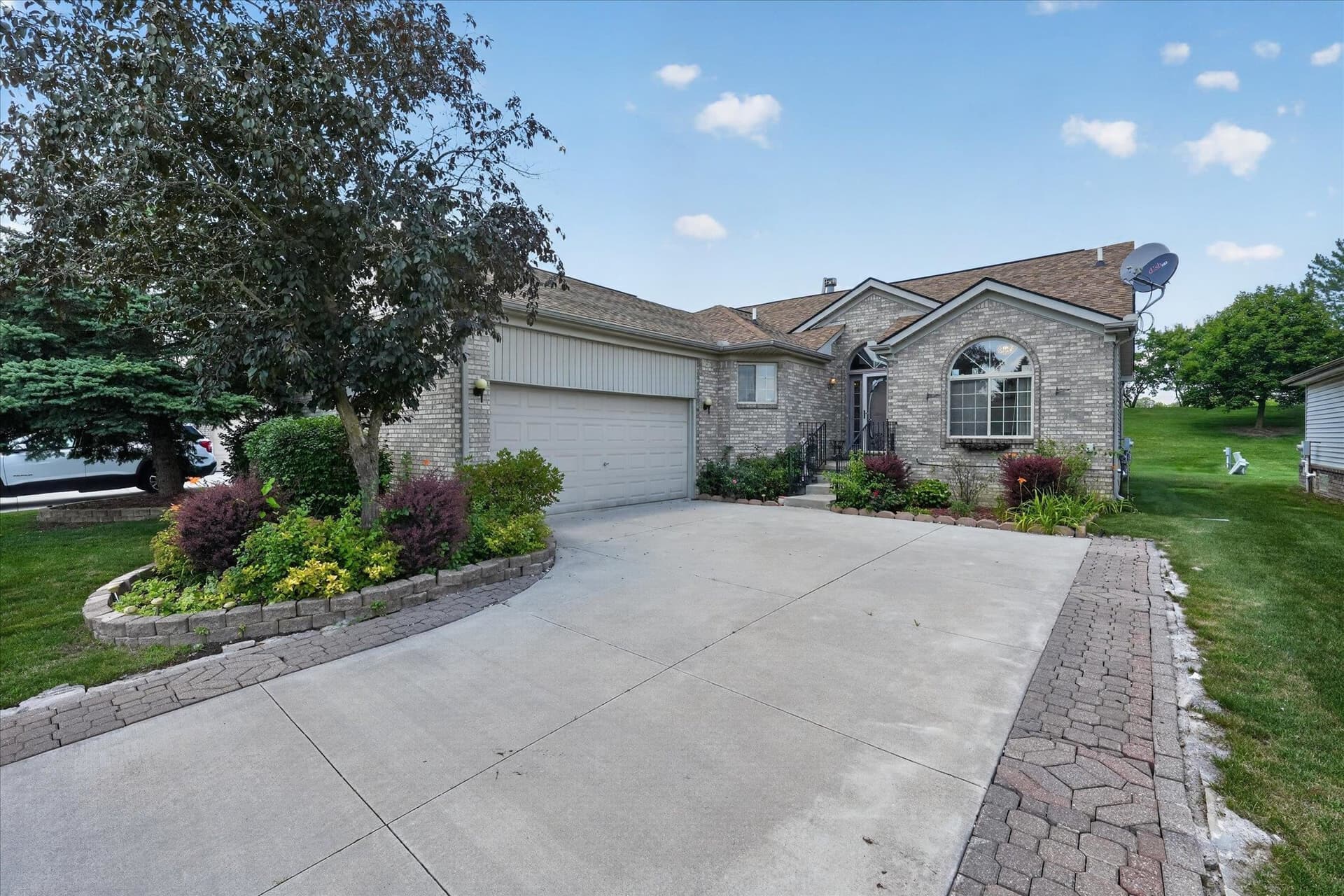 3527 New Boston Drive, Sterling Heights, MI 48314